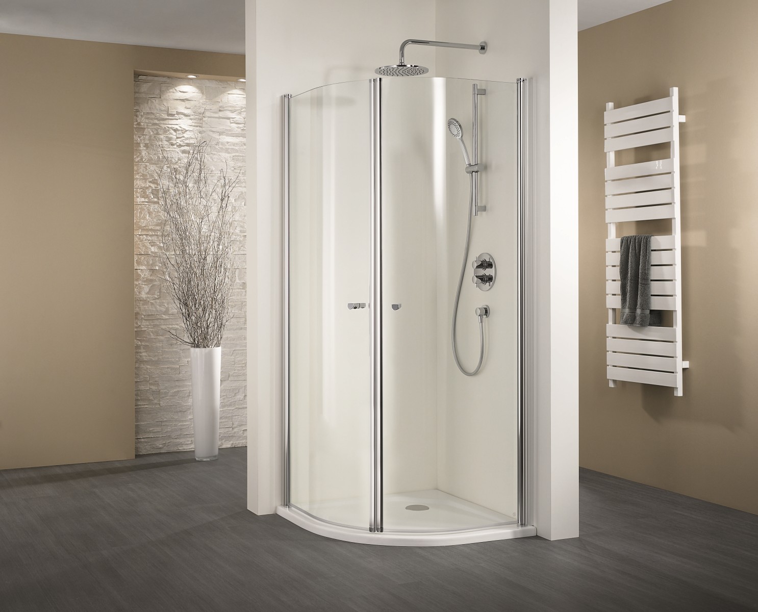 HSK teilgerahmte Runddusche pendelbar 2-teilig Radius 550 „Exklusiv“ Glas Mattierung mittig (65 cm), Profile Weiß, B: 900 mm H: 2000 mm T: 900 mm HSK teilgerahmte Runddusche pendelbar 2-teilig Radius 550 „Exklusiv“ Glas Mattierung mittig (65 cm), Profile Weiß, B: 900 mm H: 2000 mm T: 900 mm