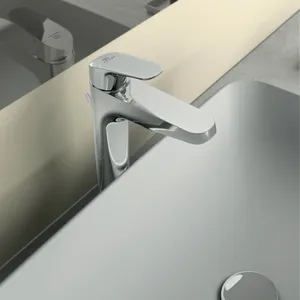 Waschtischarmatur Ceraflex mit Ablaufgarnitur verlängerter Sockel Ausladung 140mm Chrom Waschtischarmatur Ceraflex mit Ablaufgarnitur verlängerter Sockel Ausladung 140mm Chrom