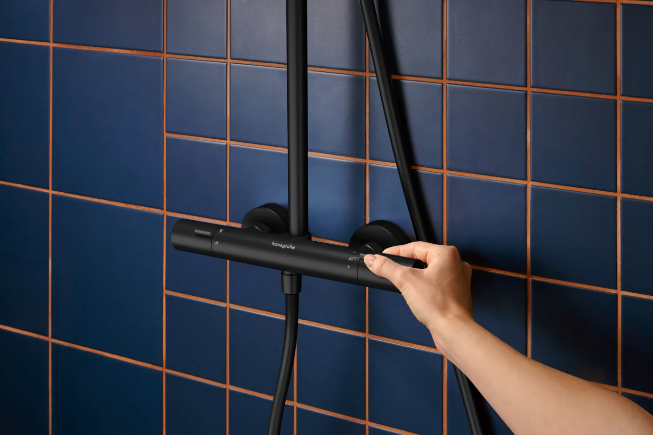 Hansgrohe Activera S Showerpipe 240 1jet EcoSmart mit Ecostat Fine MSW, Mattschwarz, 8 l/min Durchfluss, 344 mm Brausearmlänge, Aufputzinstallation Hansgrohe Activera S Showerpipe 240 1jet EcoSmart mit Ecostat Fine MSW, Mattschwarz, 8 l/min Durchfluss, 344 mm Brausearmlänge, Aufputzinstallation