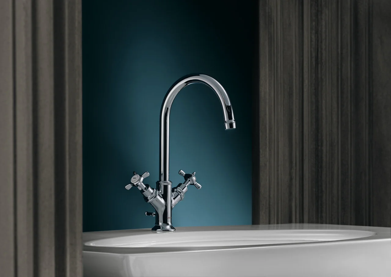 Hansgrohe AXOR Montreux 2-Griff Waschtischarmatur in Chrom, ComfortZone 160, Ausladung 117 mm, Auslaufhöhe 159 mm, Kreuzgriff, Laminarstrahl, max. Durchfluss 5 l/min