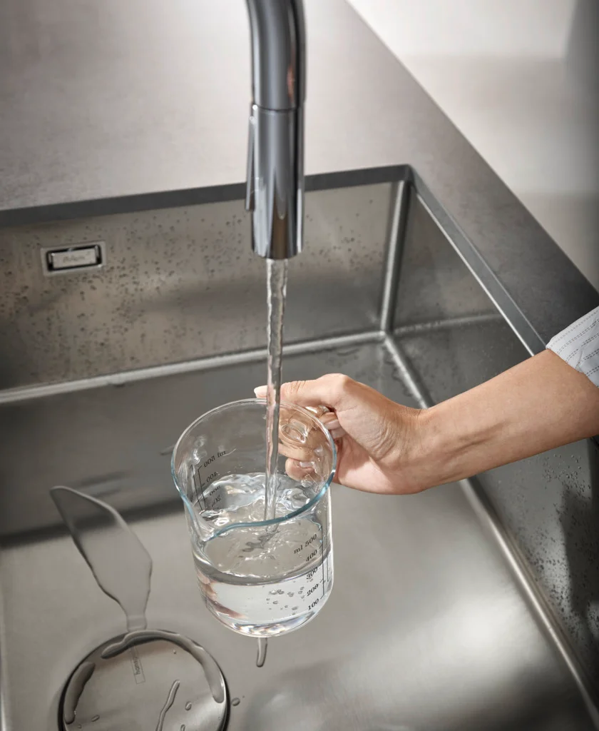 Hansgrohe Aquno Select M81 Einhebel-Küchenmischer mit Ausziehbrause 3jet Chrom, ComfortZone 170, Schwenkbereich einstellbar in 3 Stufen auf 60°, 110° oder 150°, Laminarstrahl, Brausestrahl, SatinFlow, MagFit magnetische Brausehalterung, maximale Durchflu Hansgrohe Aquno Select M81 Einhebel-Küchenmischer mit Ausziehbrause 3jet Chrom, ComfortZone 170, Schwenkbereich einstellbar in 3 Stufen auf 60°, 110° oder 150°, Laminarstrahl, Brausestrahl, SatinFlow, MagFit magnetische Brausehalterung, maximale Durchflu