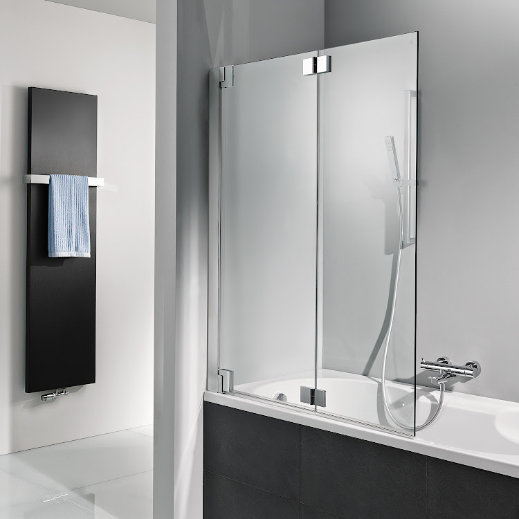 HSK Badewannenaufsatz pendelbar 2-teilig Drehfalttür „K2P“ Glas Mattglas, Profile Chromoptik (Alu Hochglanz poliert), H: 1400 mm HSK Badewannenaufsatz pendelbar 2-teilig Drehfalttür „K2P“ Glas Mattglas, Profile Chromoptik (Alu Hochglanz poliert), H: 1400 mm