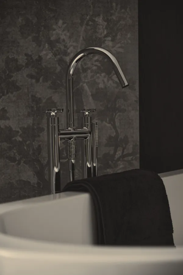 freistehende Badearmatur Joy Neo mit Unterputzkörper Kreuzgriffe Magnetic Grey freistehende Badearmatur Joy Neo mit Unterputzkörper Kreuzgriffe Magnetic Grey