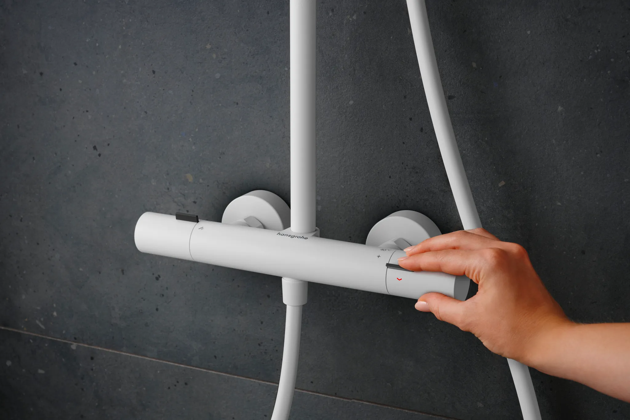 Hansgrohe Pulsify S Puro Showerpipe EcoSmart Aufputz, 1 Strahl, 260 mm Brausekopfgröße, PowderRain Strahlart, graphitfarbene Strahlscheibe, 7 l/min Mindestdurchfluss Hansgrohe Pulsify S Puro Showerpipe EcoSmart Aufputz, 1 Strahl, 260 mm Brausekopfgröße, PowderRain Strahlart, graphitfarbene Strahlscheibe, 7 l/min Mindestdurchfluss
