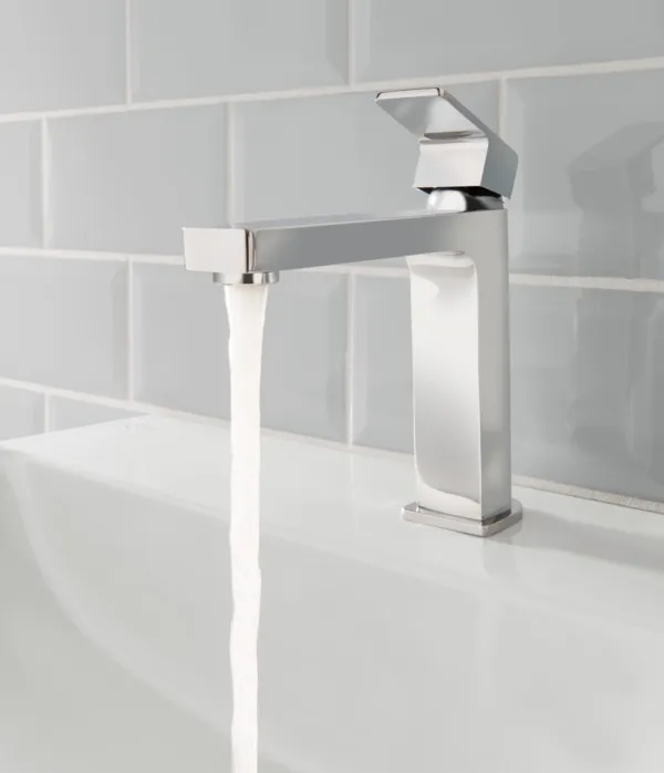 Waschtischarmatur Edge, Grande Slim, 5 l/min., ohne Ablaufgarnitur, Ausladung 138mm, Chrom Waschtischarmatur Edge, Grande Slim, 5 l/min., ohne Ablaufgarnitur, Ausladung 138mm, Chrom