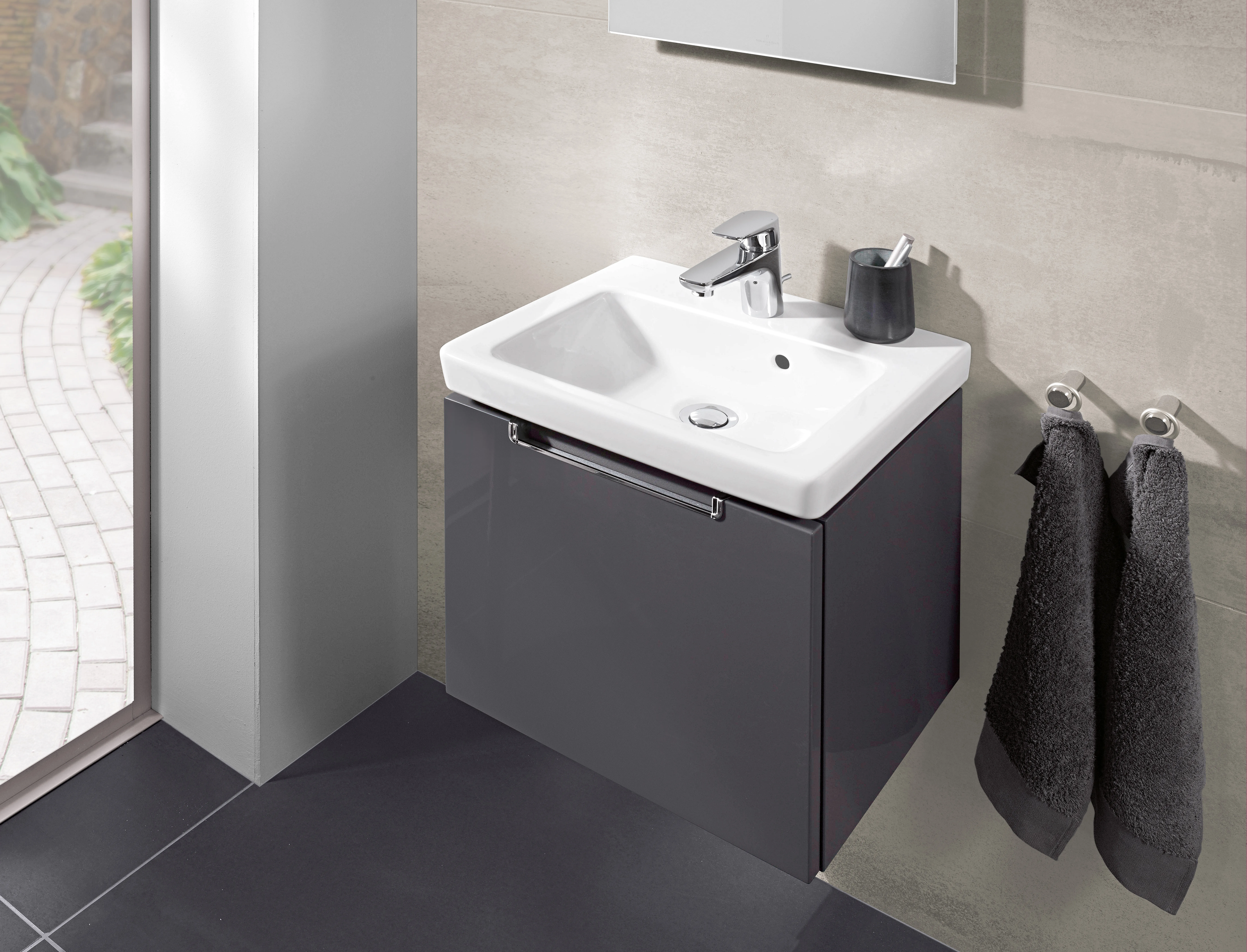 Villeroy & Boch Handwaschbecken für Montage mit Möbel „Subway 2.0“ 450 × 370 × 155 mm, mit Hahnlochbohrung, Hahnlochposition mittig, mit Hahnlochbank in Weiß Alpin Villeroy & Boch Handwaschbecken für Montage mit Möbel „Subway 2.0“ 450 × 370 × 155 mm, mit Hahnlochbohrung, Hahnlochposition mittig, mit Hahnlochbank in Weiß Alpin