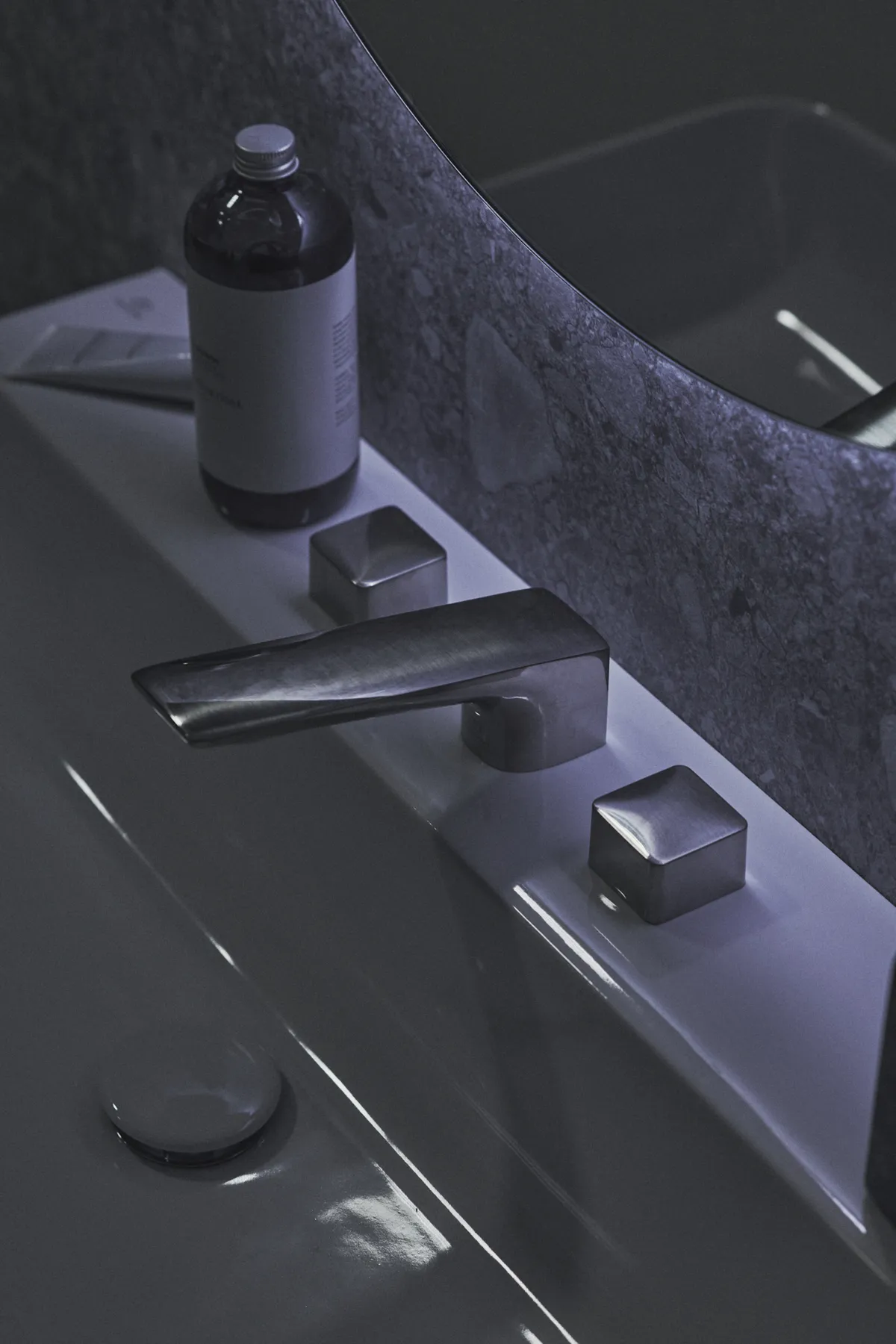 3-Loch-Waschtischarmatur Conca, mit Ablaufgarnitur, Ausladung 133mm, Brushed Gold 3-Loch-Waschtischarmatur Conca, mit Ablaufgarnitur, Ausladung 133mm, Brushed Gold