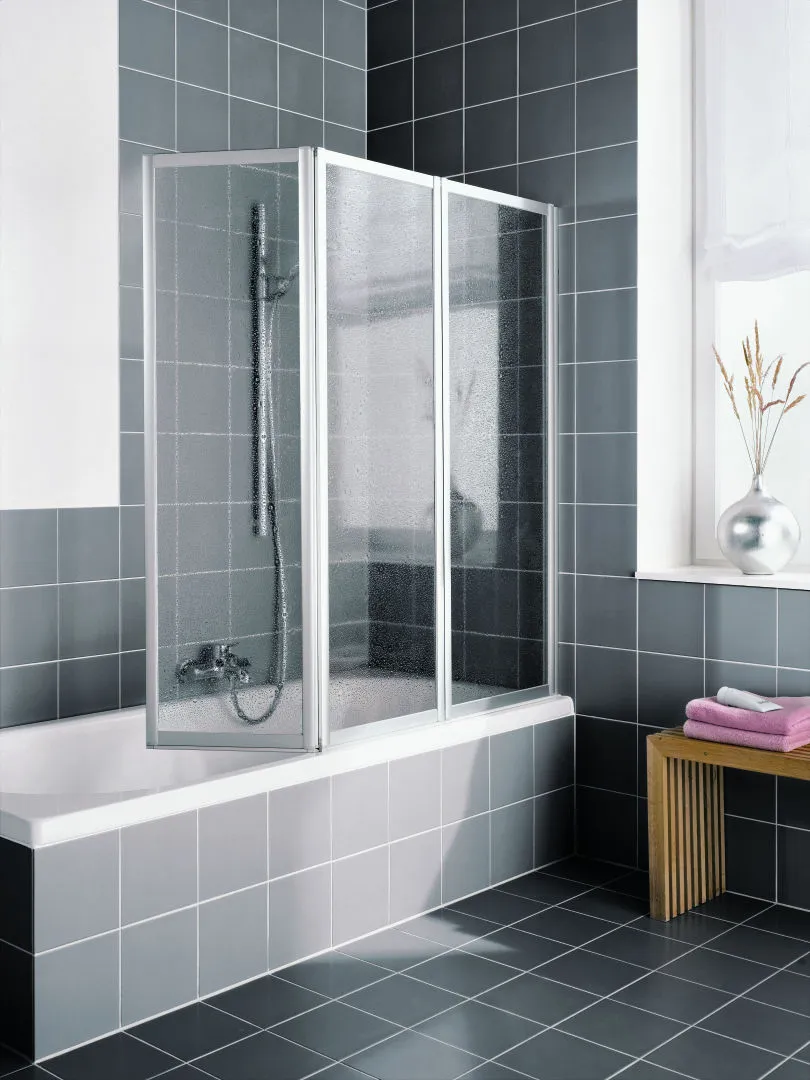 Kermi Badewannenabtrennung Faltwand 3-flügelig über Badewanne „VARIO 2000“, Falttür Glas Kerolan Perl, Profile Silber Mattglanz, BV: 1501 - 1517 mm WE: 685 - 718 mm H: 1400 mm Kermi Badewannenabtrennung Faltwand 3-flügelig über Badewanne „VARIO 2000“, Falttür Glas Kerolan Perl, Profile Silber Mattglanz, BV: 1501 - 1517 mm WE: 685 - 718 mm H: 1400 mm