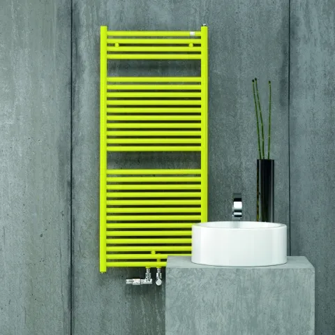 Zehnder Design-Heizkörper „Troja“ 60 × 114,8 cm in Traffic Black (RAL 9017)