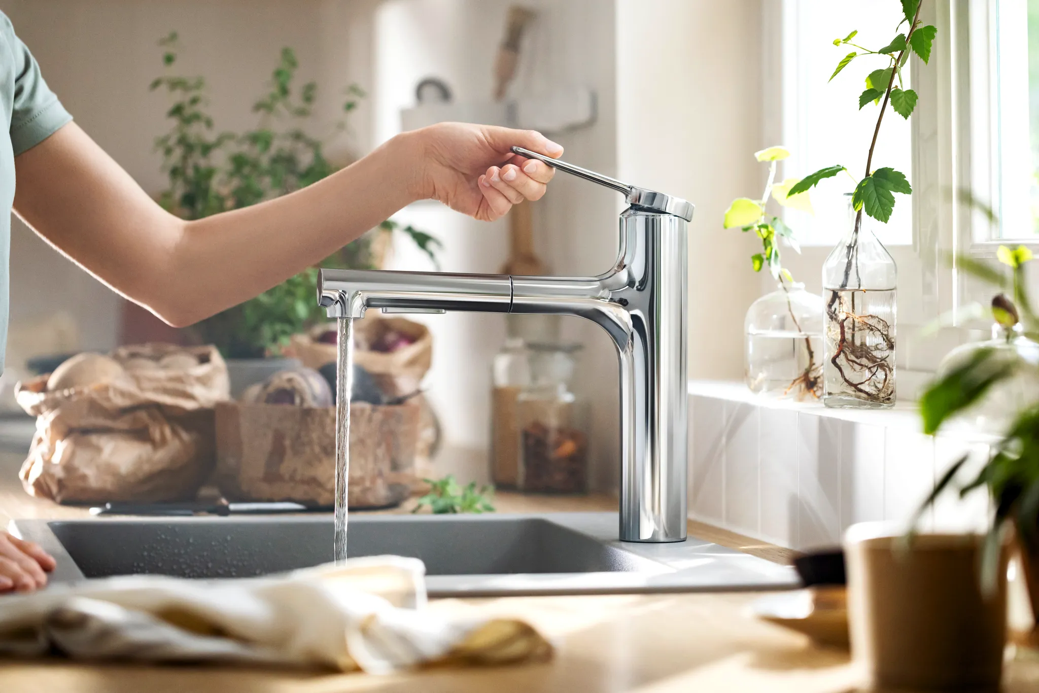 Hansgrohe Zesis M33 Einhebel-Küchenmischer 160, Ausziehbrause, 2jet, sBox lite, Chrom