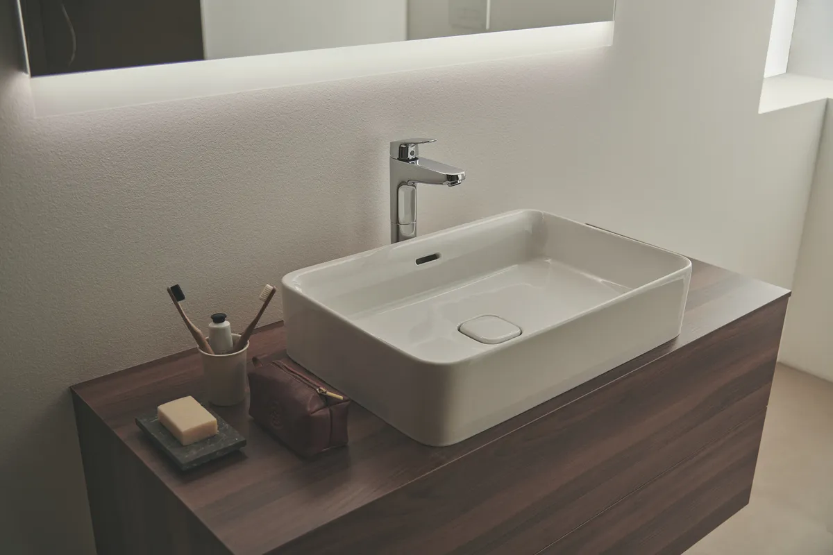 Waschtischarmatur Ceraflex mit Ablaufgarnitur verlängerter Sockel Ausladung 140mm Chrom Waschtischarmatur Ceraflex mit Ablaufgarnitur verlängerter Sockel Ausladung 140mm Chrom