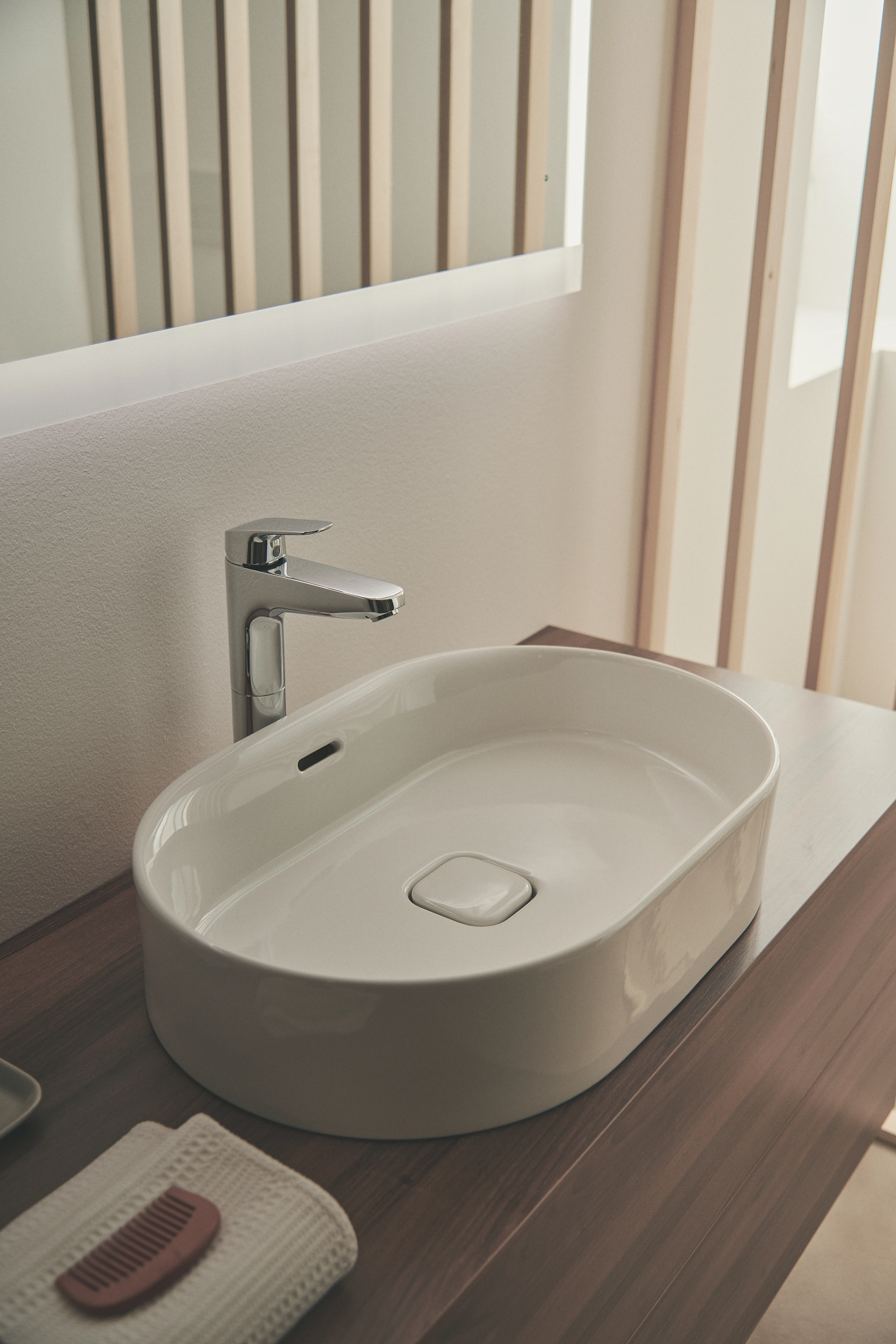 Waschtischarmatur Ceraflex mit Ablaufgarnitur verlängerter Sockel Ausladung 140mm Chrom Waschtischarmatur Ceraflex mit Ablaufgarnitur verlängerter Sockel Ausladung 140mm Chrom