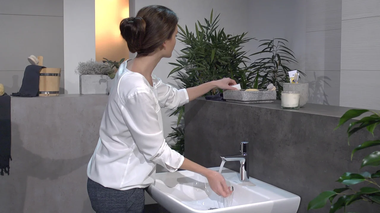 Hansgrohe Talis Select E Waschtischmischer 110, Chrom, Ausladung 112 mm, Auslaufhöhe 104 mm, Zylindergriff, Normalstrahl, max. Durchflussmenge 5 l/min Hansgrohe Talis Select E Waschtischmischer 110, Chrom, Ausladung 112 mm, Auslaufhöhe 104 mm, Zylindergriff, Normalstrahl, max. Durchflussmenge 5 l/min