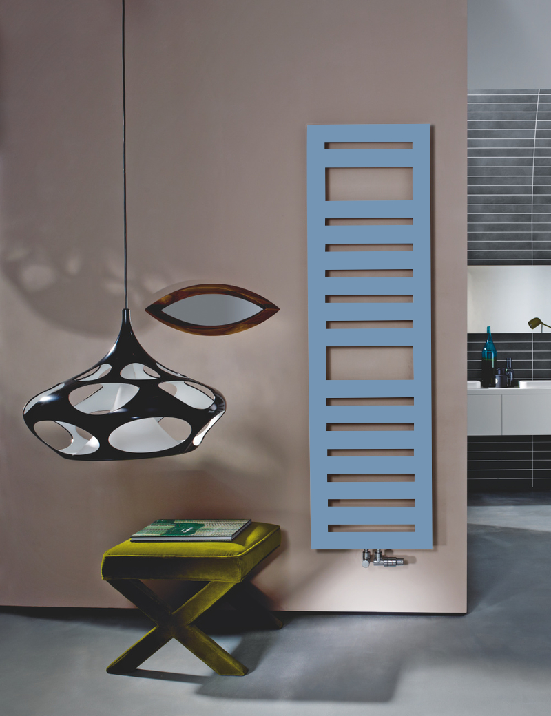 Zehnder Design-Heizkörper „Metropolitan Spa“ für Warmwasser-Zentralheizung mit 50 mm-Mittelanschluss und integriertem Thermostat „Completto“ 40 × 80,5 cm in Grey Aluminium (glänzend)