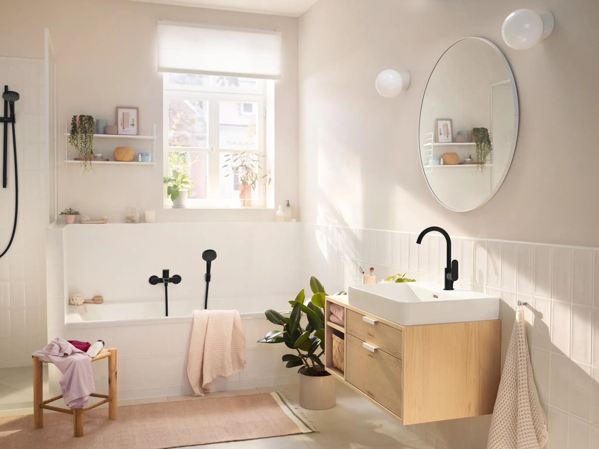 Hansgrohe Rebris S Einhebel-Wannenmischer Aufputz, Mattschwarz, Ausladung 173 mm, DN15, Keramikmischsystem Hansgrohe Rebris S Einhebel-Wannenmischer Aufputz, Mattschwarz, Ausladung 173 mm, DN15, Keramikmischsystem