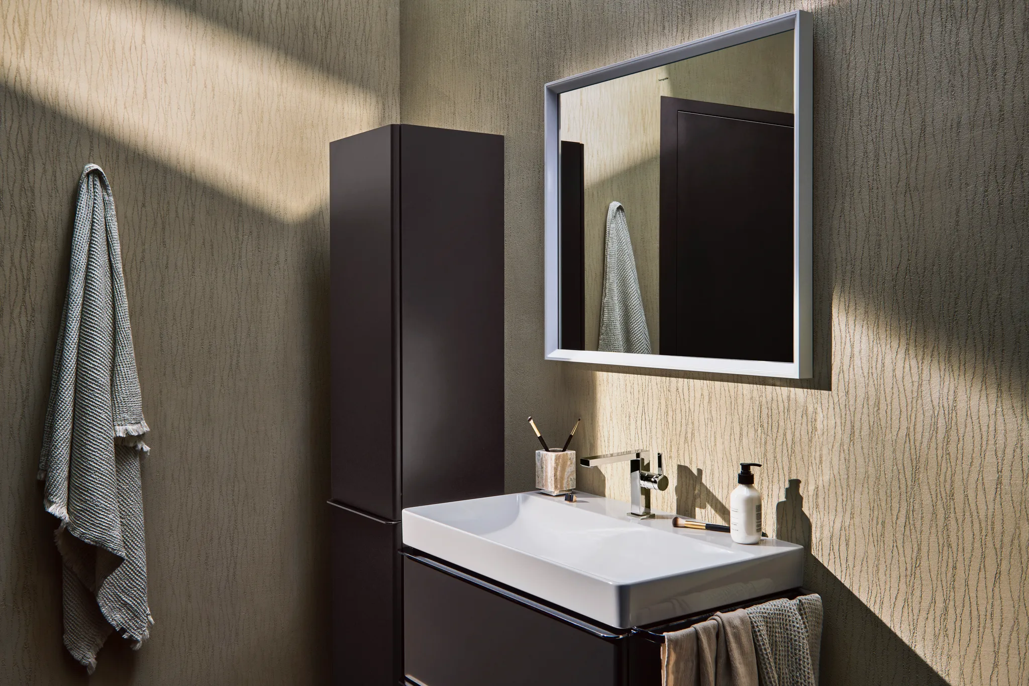 Xelu Q Waschtischunterschrank Diamantgrau Matt 780/475 mit 2 Schubkästen für Waschtisch Chrom Xelu Q Waschtischunterschrank Diamantgrau Matt 780/475 mit 2 Schubkästen für Waschtisch Chrom