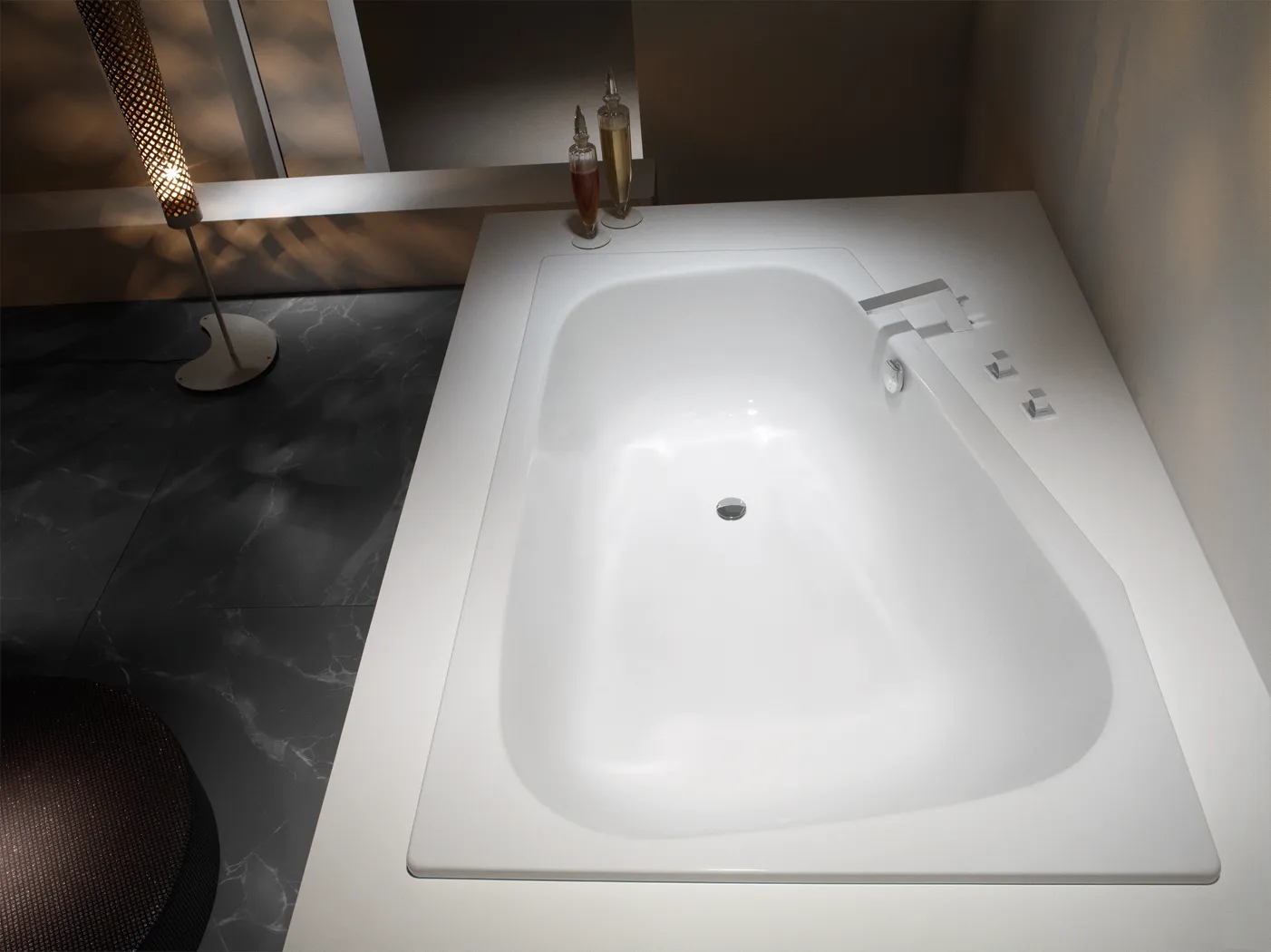 Kaldewei Badewanne „Plaza Duo“ trapez fünfeck 180 × 120 cm, mit Grifflochbohrungen, rechts in alpinweiß Kaldewei Badewanne „Plaza Duo“ trapez fünfeck 180 × 120 cm, mit Grifflochbohrungen, rechts in alpinweiß