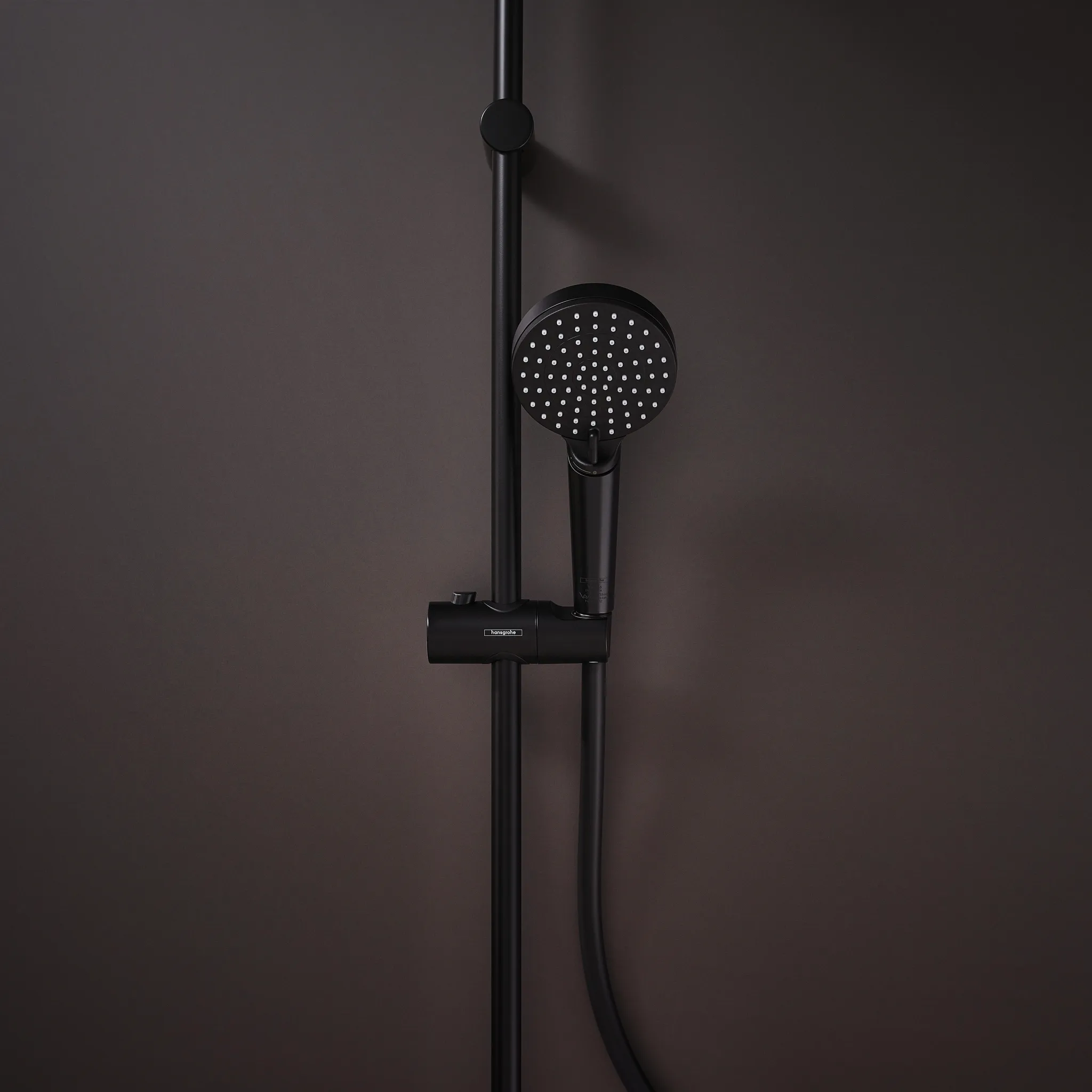 Hansgrohe Handbrause Vernis Blend EcoSmart mattschwarz, 100 mm Brausekopfgröße, Rain & IntenseRain Strahlarten, QuickClean, max. Durchfluss 7,5 l/min ab 4 l/min, Anschluss G 1/2 Hansgrohe Handbrause Vernis Blend EcoSmart mattschwarz, 100 mm Brausekopfgröße, Rain & IntenseRain Strahlarten, QuickClean, max. Durchfluss 7,5 l/min ab 4 l/min, Anschluss G 1/2