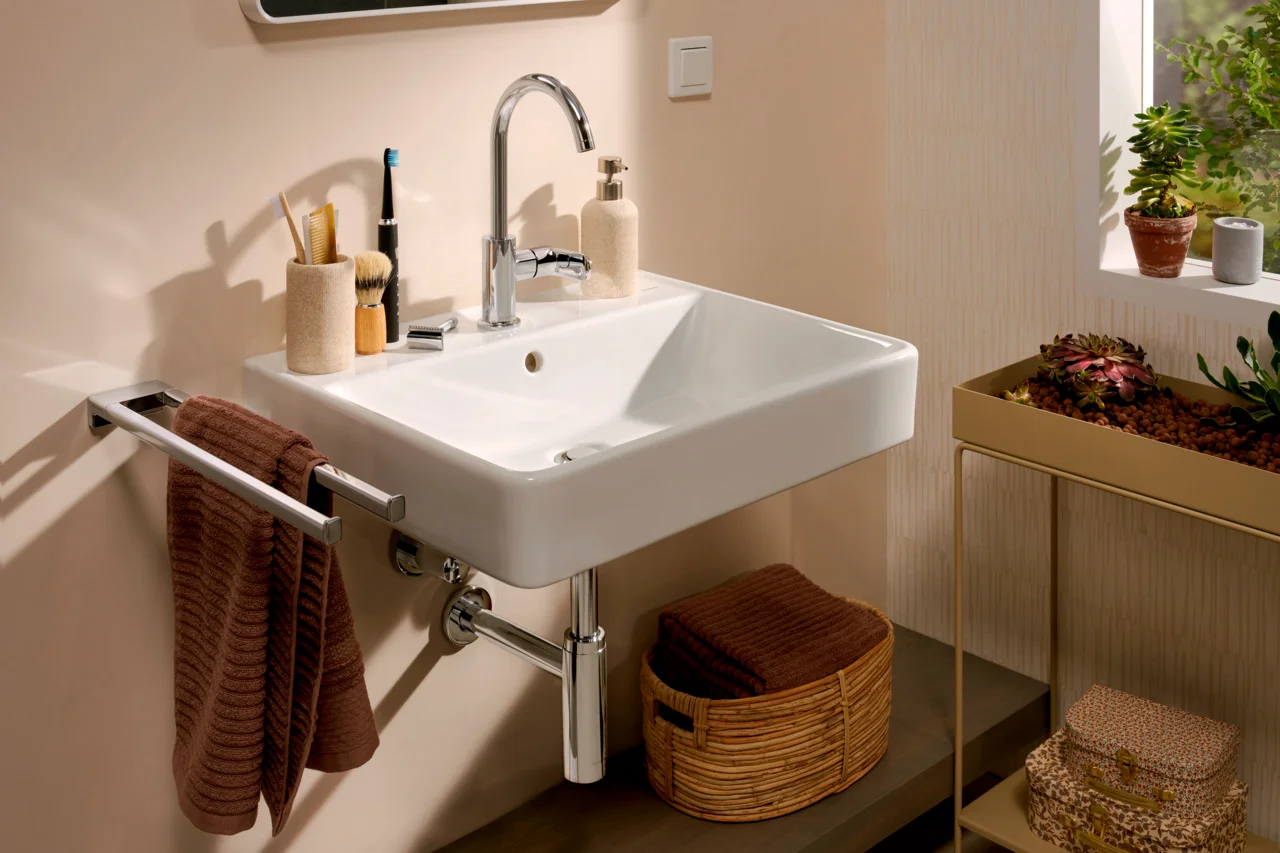 Hansgrohe Designsiphon Flowstar S Chrom – Geruchverschluss, verstellbarer Einbau, Wandabstand 330 mm, Anschlussmaße G 11/4 und DN32 Hansgrohe Designsiphon Flowstar S Chrom – Geruchverschluss, verstellbarer Einbau, Wandabstand 330 mm, Anschlussmaße G 11/4 und DN32