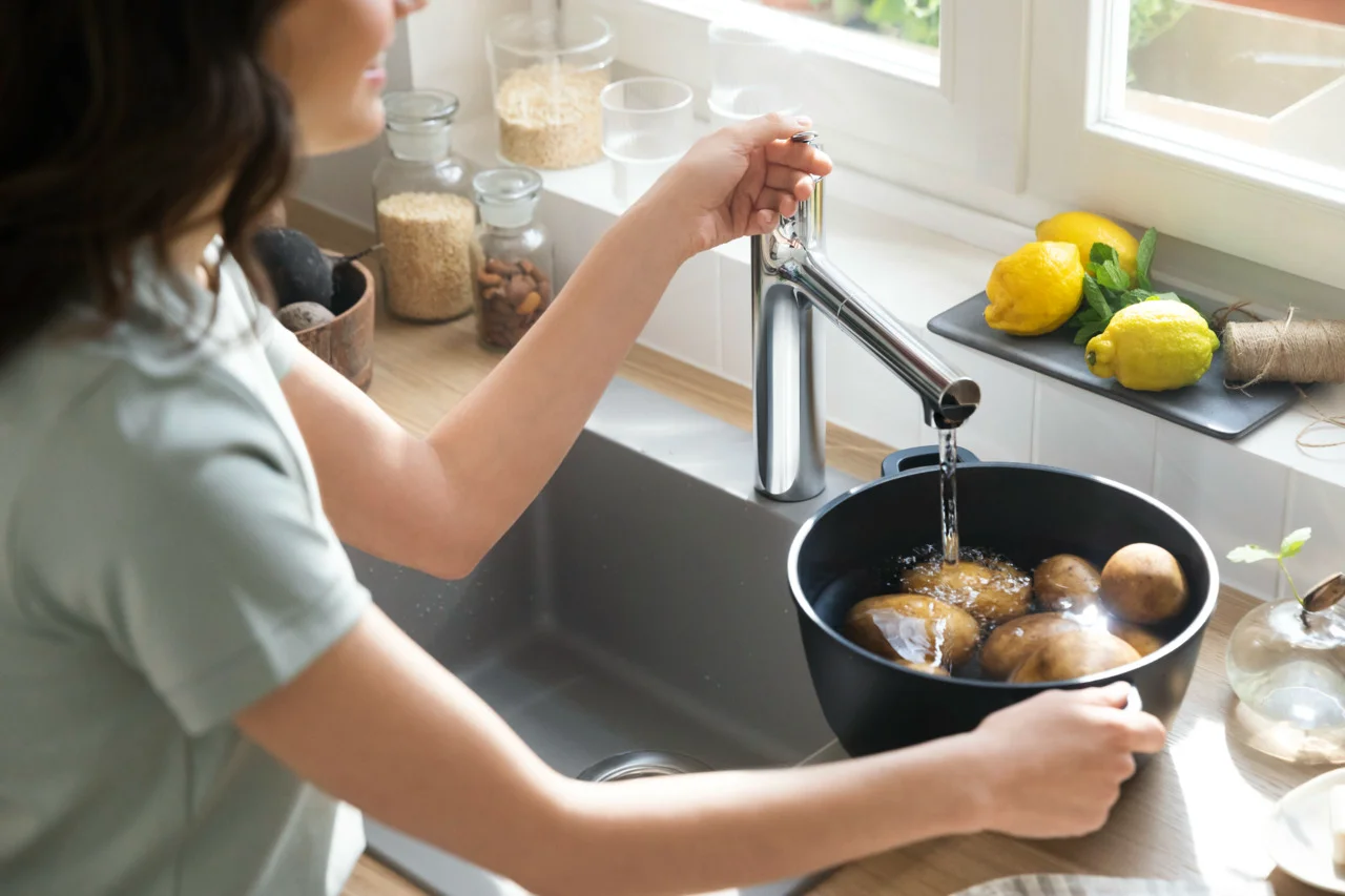 Hansgrohe Zesis M33 Einhebel-Küchenmischer 160 mit Ausziehbrause 2jet sBox lite Chrom Hansgrohe Zesis M33 Einhebel-Küchenmischer 160 mit Ausziehbrause 2jet sBox lite Chrom