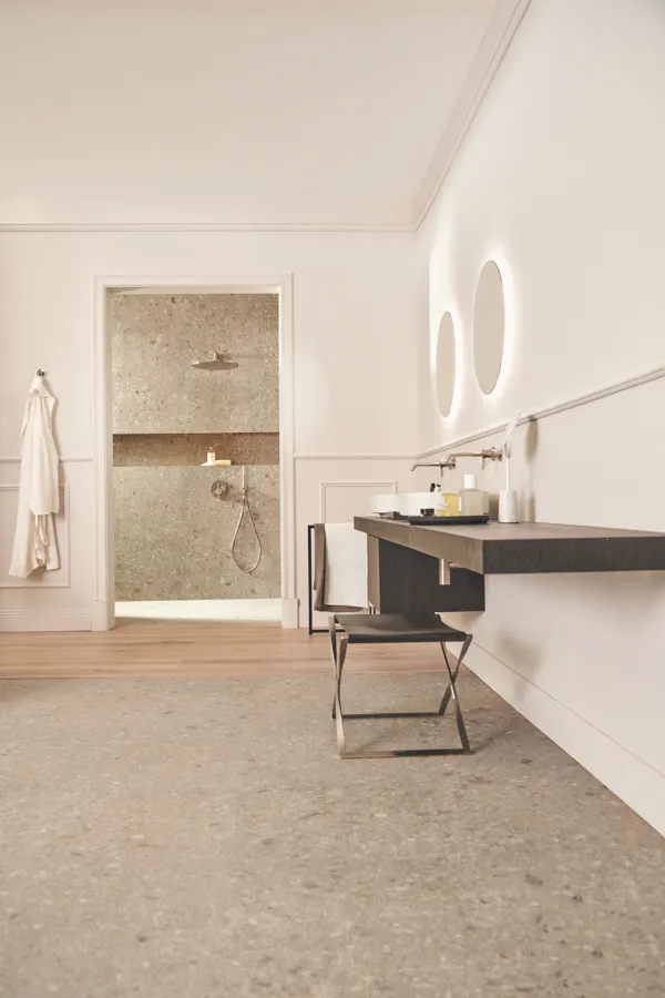 Wand-Waschtischarmatur Joy, Bausatz 2, runde Rosette, Ausladung 220mm, Brushed Gold Wand-Waschtischarmatur Joy, Bausatz 2, runde Rosette, Ausladung 220mm, Brushed Gold