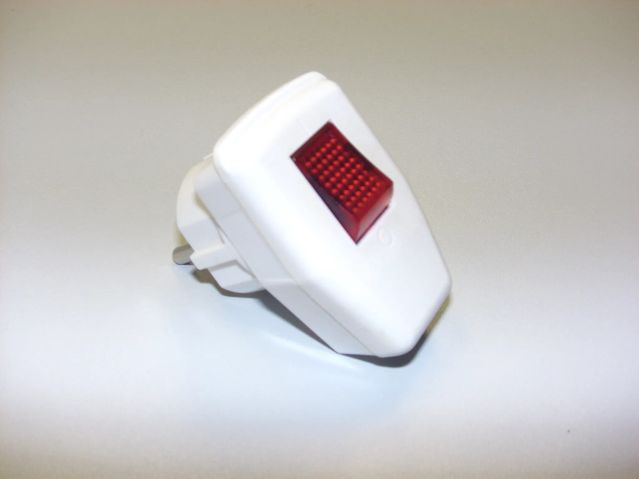 Schukostecker mit Schalter, Schalter beleuchtet, 230 V Schukostecker mit Schalter, Schalter beleuchtet, 230 V