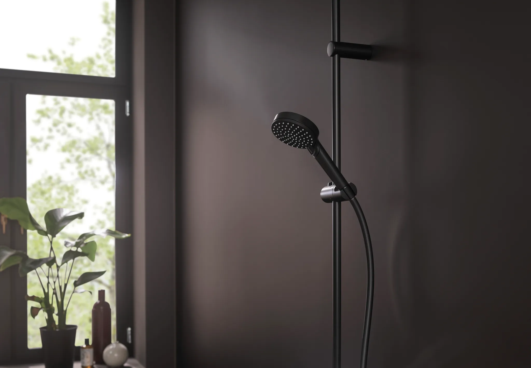 Hansgrohe Handbrause Vernis Blend EcoSmart mattschwarz, 100 mm Brausekopfgröße, Rain & IntenseRain Strahlarten, QuickClean, max. Durchfluss 7,5 l/min ab 4 l/min, Anschluss G 1/2 Hansgrohe Handbrause Vernis Blend EcoSmart mattschwarz, 100 mm Brausekopfgröße, Rain & IntenseRain Strahlarten, QuickClean, max. Durchfluss 7,5 l/min ab 4 l/min, Anschluss G 1/2