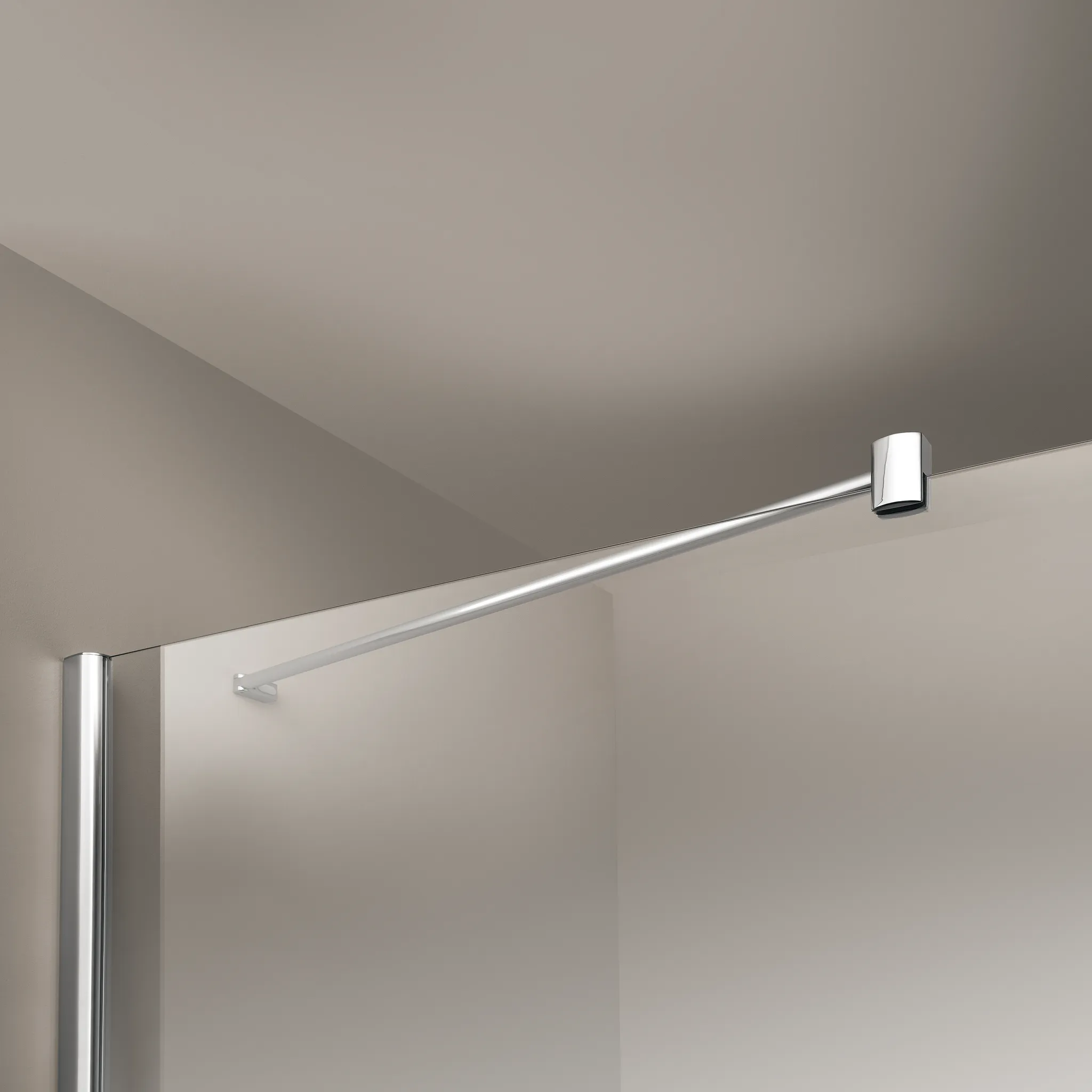 Kermi Seitenwand für Ecke „PEGA“ Glas Klar, Profile Silber Hochglanz, BV: 665 - 690 mm GAK: 650 - 675 mm WE: 675 - 700 mm H: 1850 mm