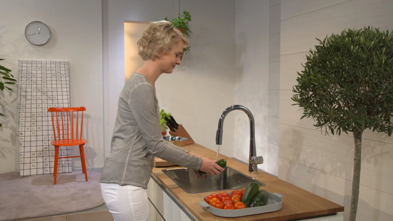 Hansgrohe Talis M51 Einhebel-Küchenmischer mit Ausziehbrause 2jet in Chrom, ComfortZone 200, Schwenkbereich einstellbar auf 110° oder 150°, Laminarstrahl und Brausestrahl arretierbar, MagFit magnetische Brausehalterung, Quick-Connect Schlauch, max. Durch