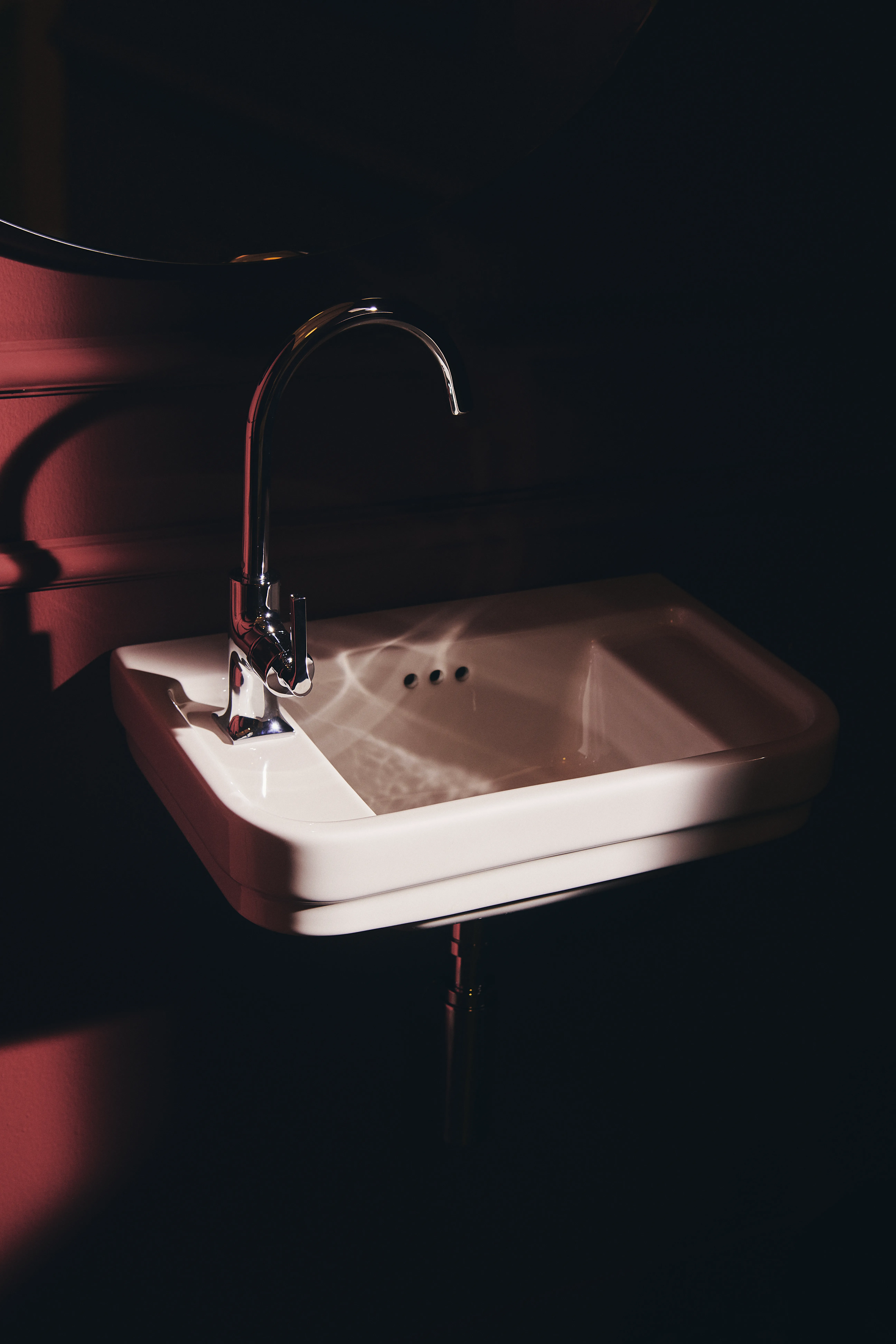 Waschbecken „Calla“ 50 × 32 × 18 cm, Hahnlochposition links Waschbecken „Calla“ 50 × 32 × 18 cm, Hahnlochposition links