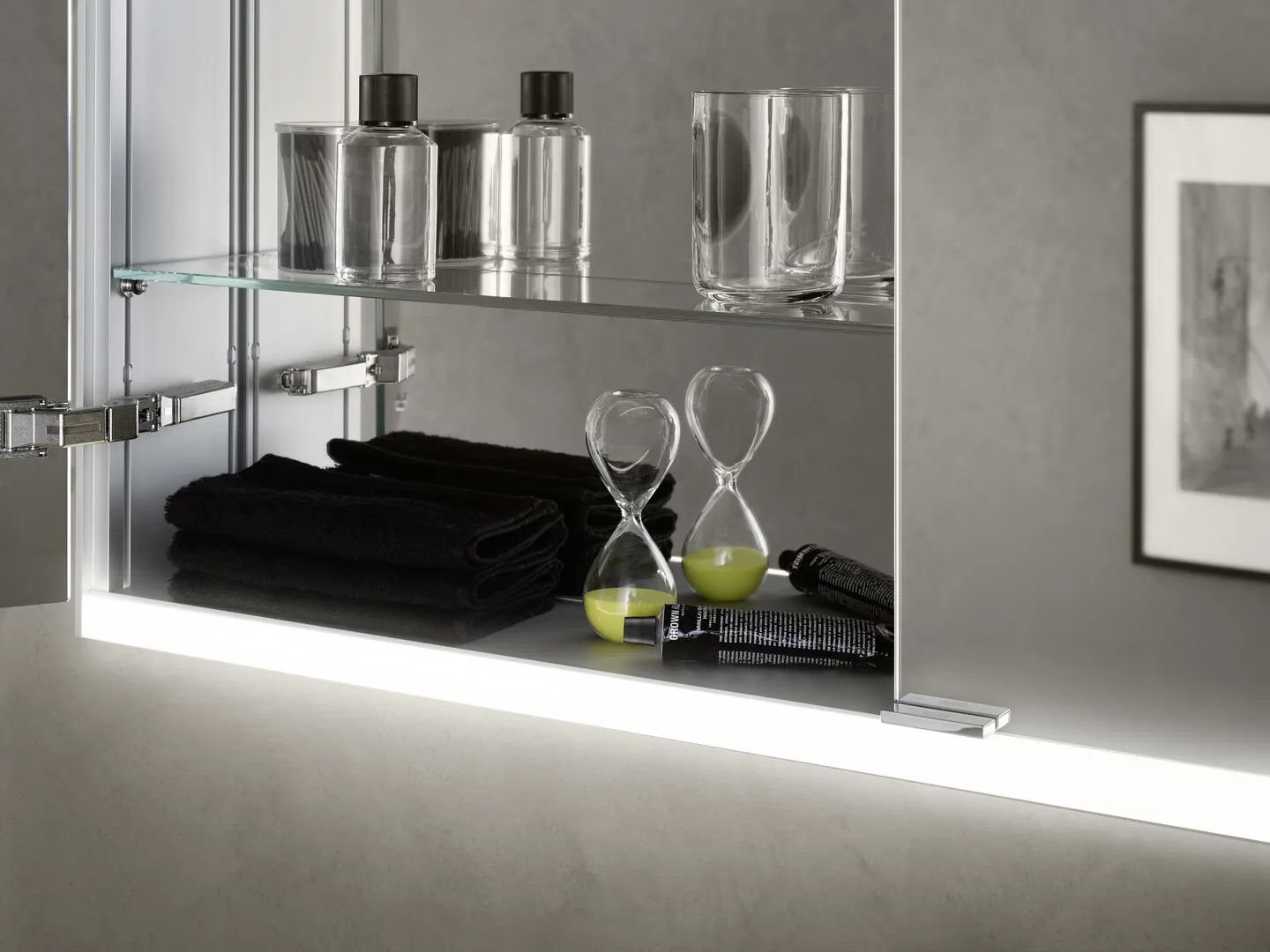 emco Spiegelschrank „prime 2“ Facelift 78,5 × 70 × 16,7 cm emco Spiegelschrank „prime 2“ Facelift 78,5 × 70 × 16,7 cm