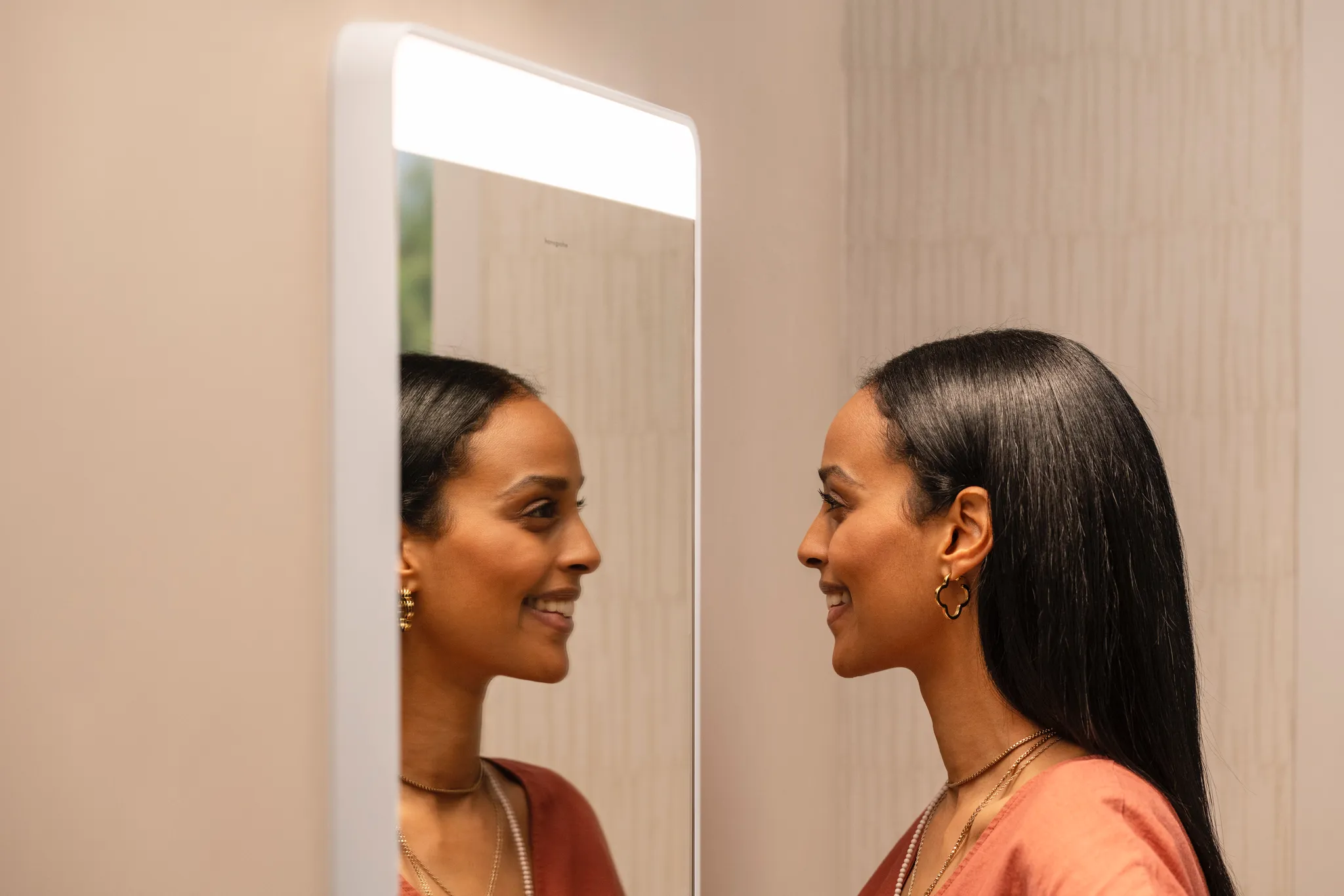 Hansgrohe Spiegel „Xarita Lite Q“ in Mattweiß Hansgrohe Spiegel „Xarita Lite Q“ in Mattweiß