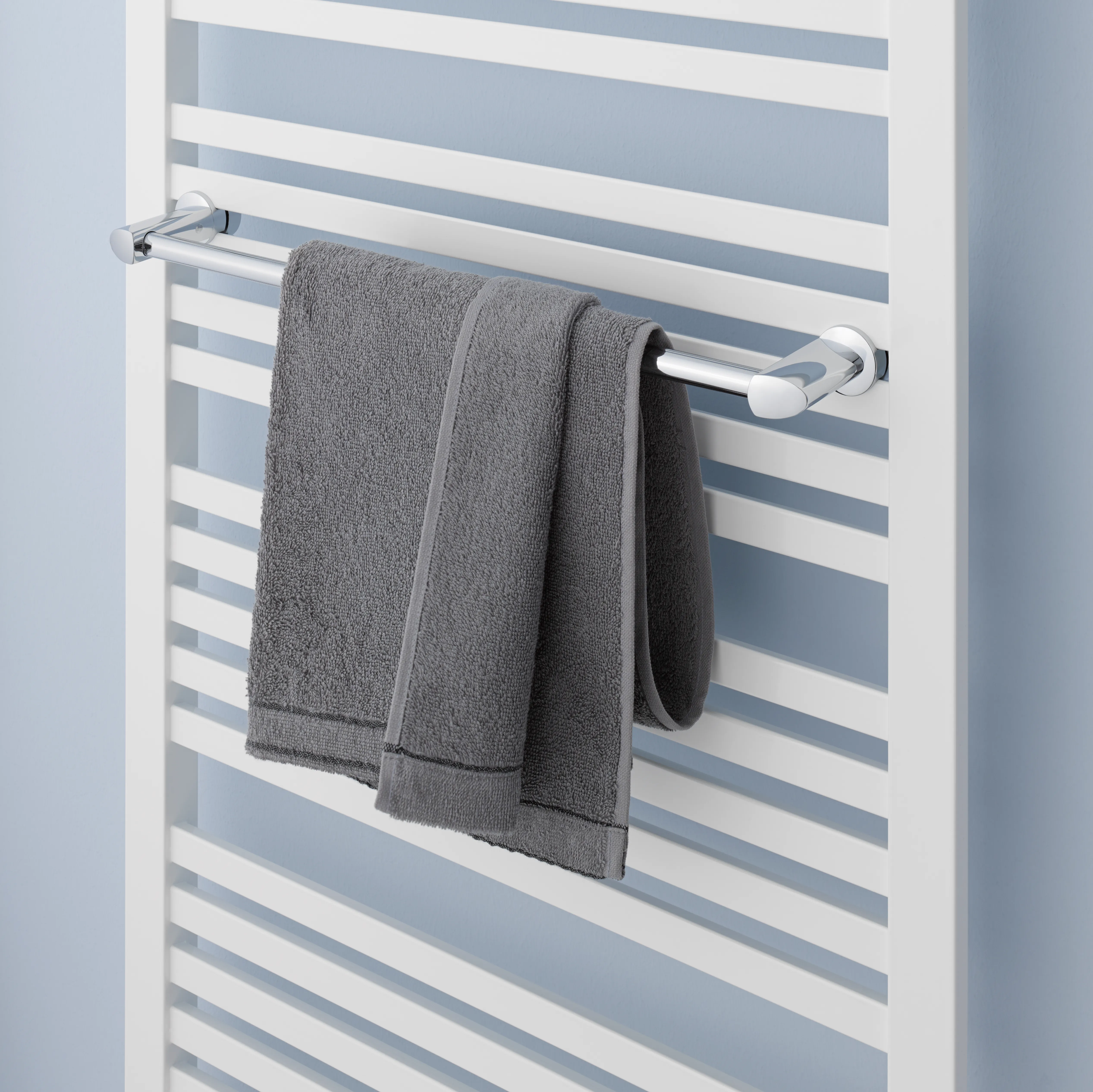 Kermi Design-Heizkörper „Geneo® quadris“ 44,7 × 149,4 cm in Graphit Metallic Kermi Design-Heizkörper „Geneo® quadris“ 44,7 × 149,4 cm in Graphit Metallic