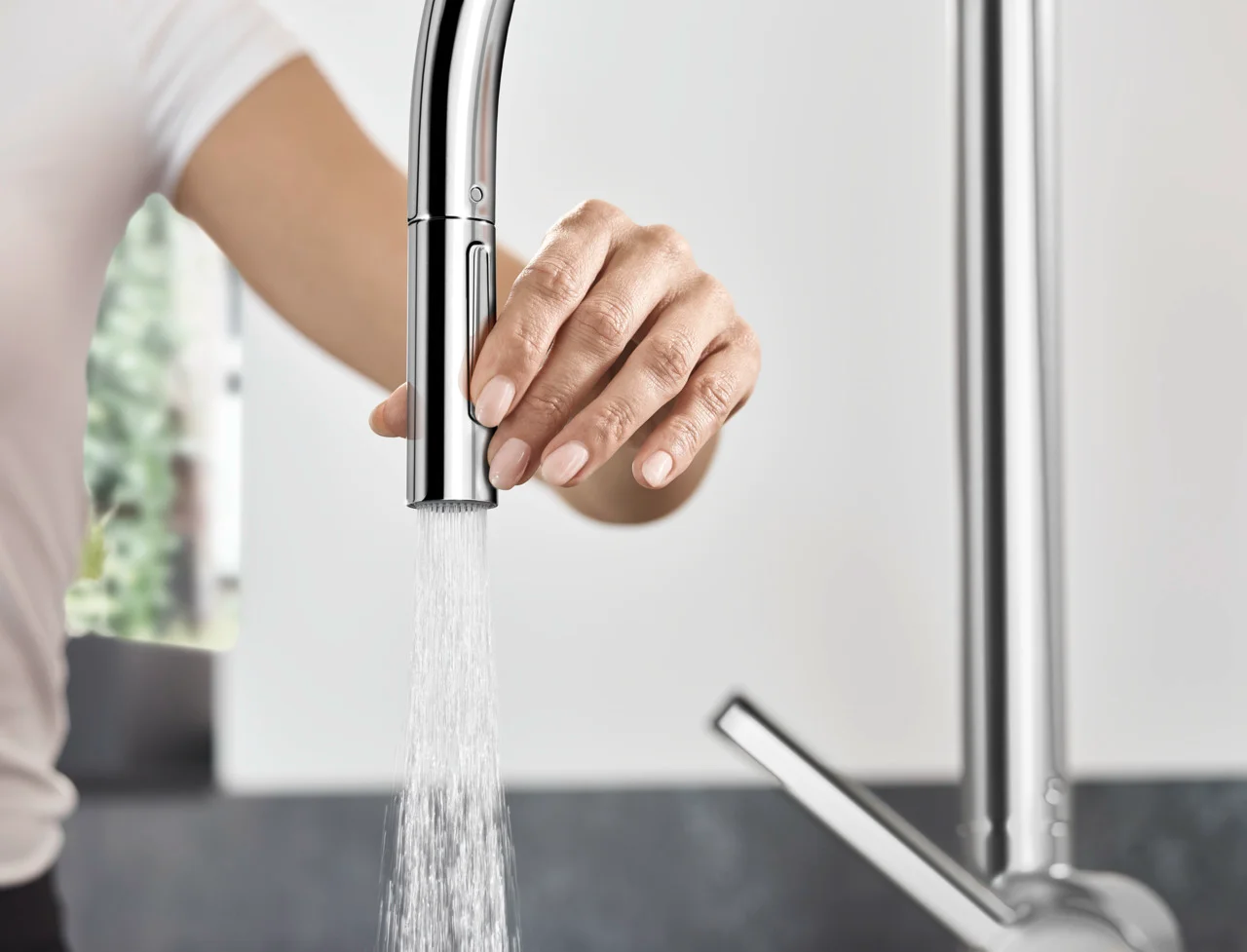 Hansgrohe Talis M54 Einhebel-Küchenmischer mit Ausziehbrause 2jet in Chrom, ComfortZone 210, schwenkbar bis 360°, Laminar- und Brausestrahl, max. Durchfluss 8 l/min, Hahnlochbohrung 35 mm