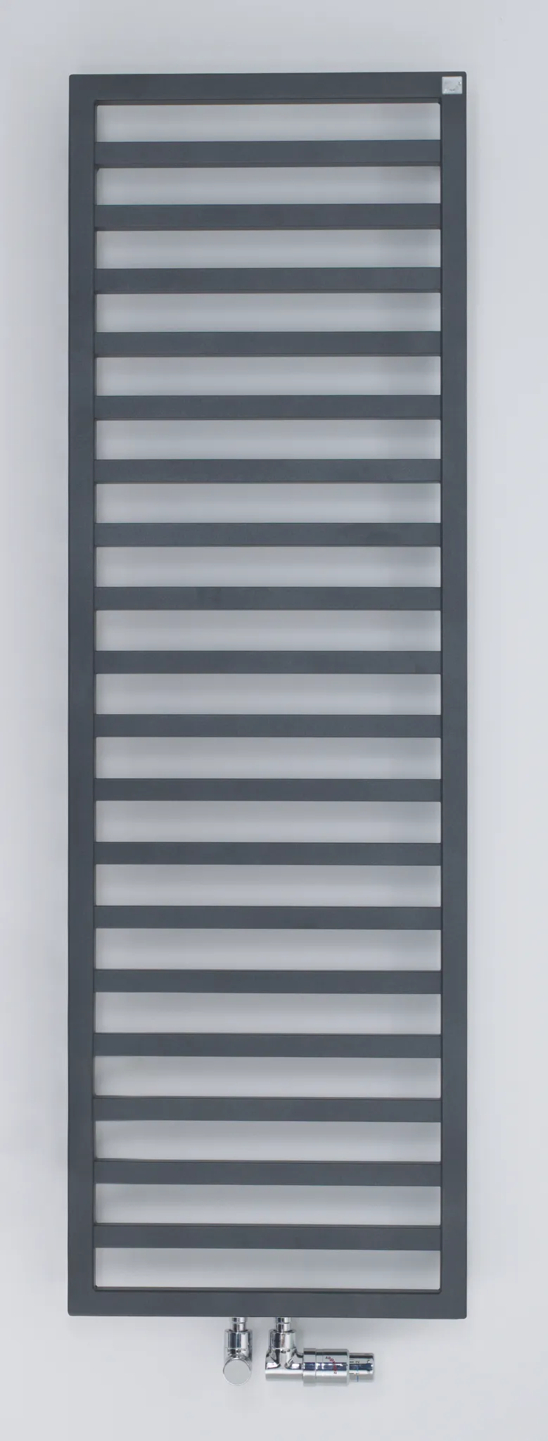 Zehnder Design-Elektroheizkörper „Quaro“ mit Heizstab RACY 60 × 183,5 cm in Anthracite Grey (RAL 7016, glänzend) Zehnder Design-Elektroheizkörper „Quaro“ mit Heizstab RACY 60 × 183,5 cm in Anthracite Grey (RAL 7016, glänzend)