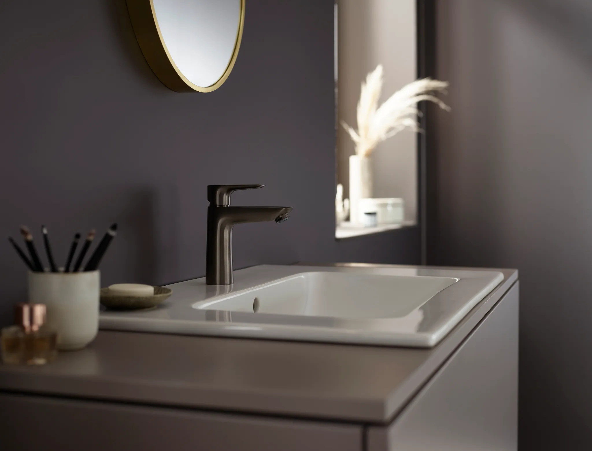 Hansgrohe Talis E Einhebel-Waschtischmischer 110, Brushed Black Chrome, Ausladung 112 mm, Auslaufhöhe 104 mm Hansgrohe Talis E Einhebel-Waschtischmischer 110, Brushed Black Chrome, Ausladung 112 mm, Auslaufhöhe 104 mm