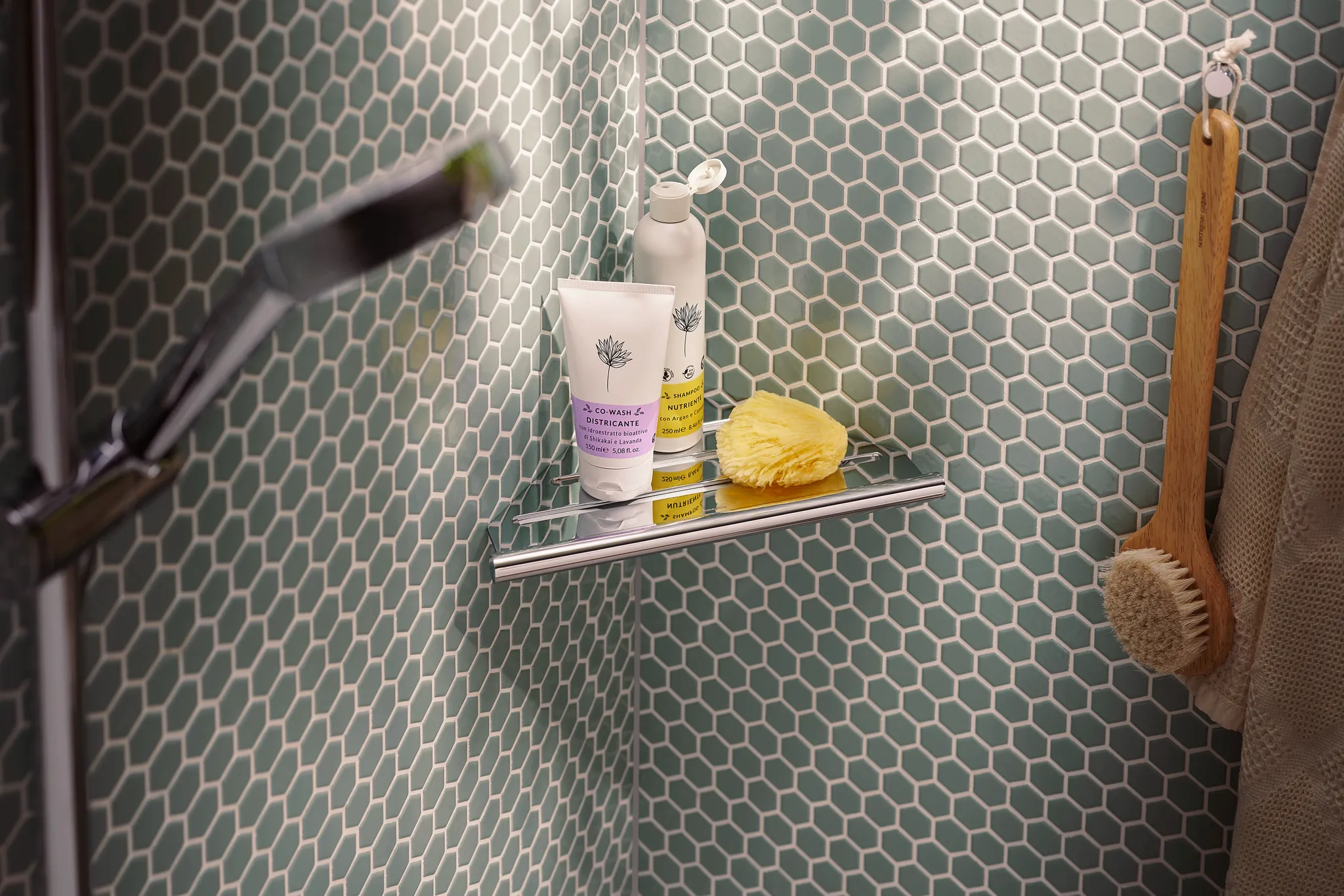 Hansgrohe AddStoris S Seifenkorb in Chrom, wandmontiert mit verdeckter Befestigung, Bohrloch-Durchmesser 6 mm, nutzbar als Ablagefläche Hansgrohe AddStoris S Seifenkorb in Chrom, wandmontiert mit verdeckter Befestigung, Bohrloch-Durchmesser 6 mm, nutzbar als Ablagefläche