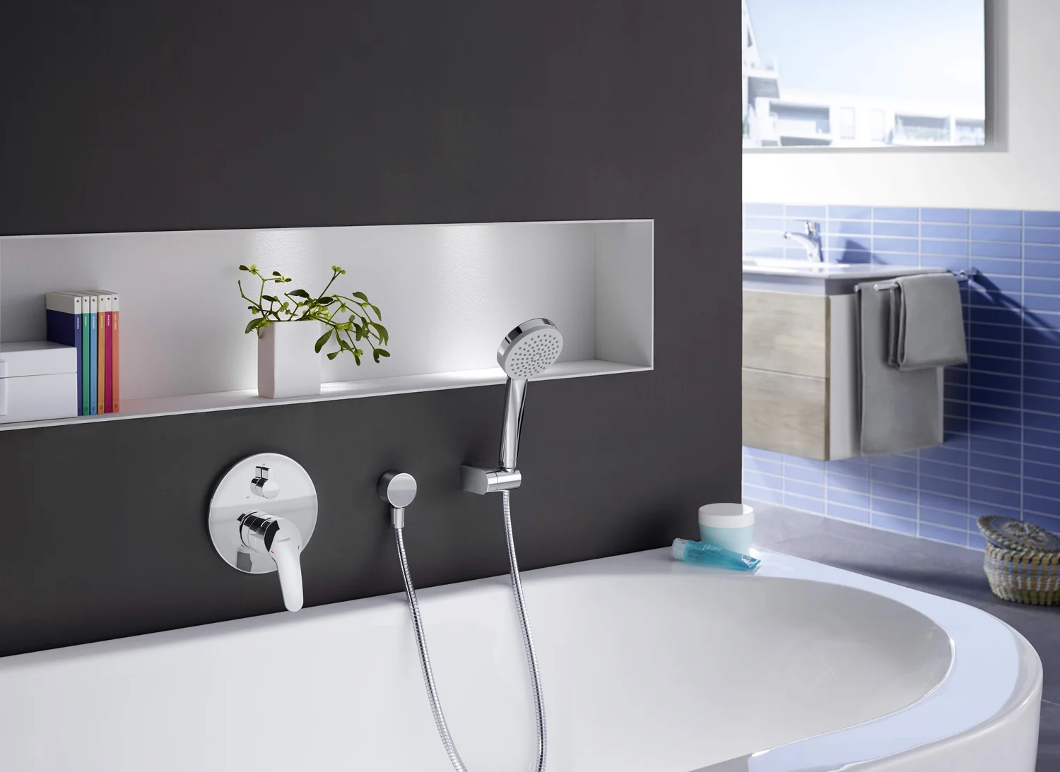 HansaMIX Wannen- und Brausearmatur, Einhebelmischer Fertigmontageset für Wanne/Brause HansaMIX 8184 Rosette rund Chrom HansaMIX Wannen- und Brausearmatur, Einhebelmischer Fertigmontageset für Wanne/Brause HansaMIX 8184 Rosette rund Chrom