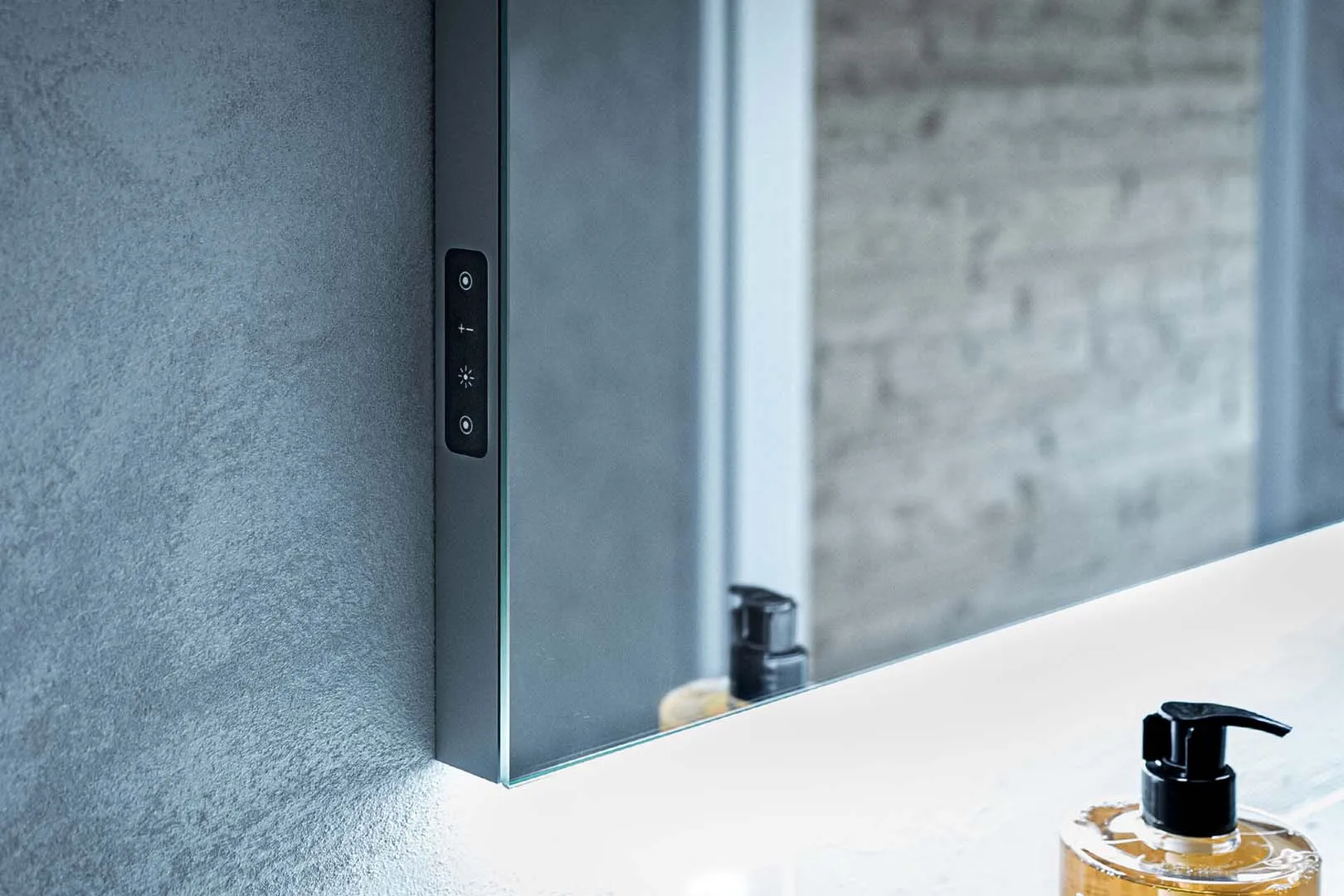 Schneider Lichtspiegel ALU1/SP 140/TW - BORDO TW, Schwarz Matt, LED Beleuchtung Tunable White Schneider Lichtspiegel ALU1/SP 140/TW - BORDO TW, Schwarz Matt, LED Beleuchtung Tunable White