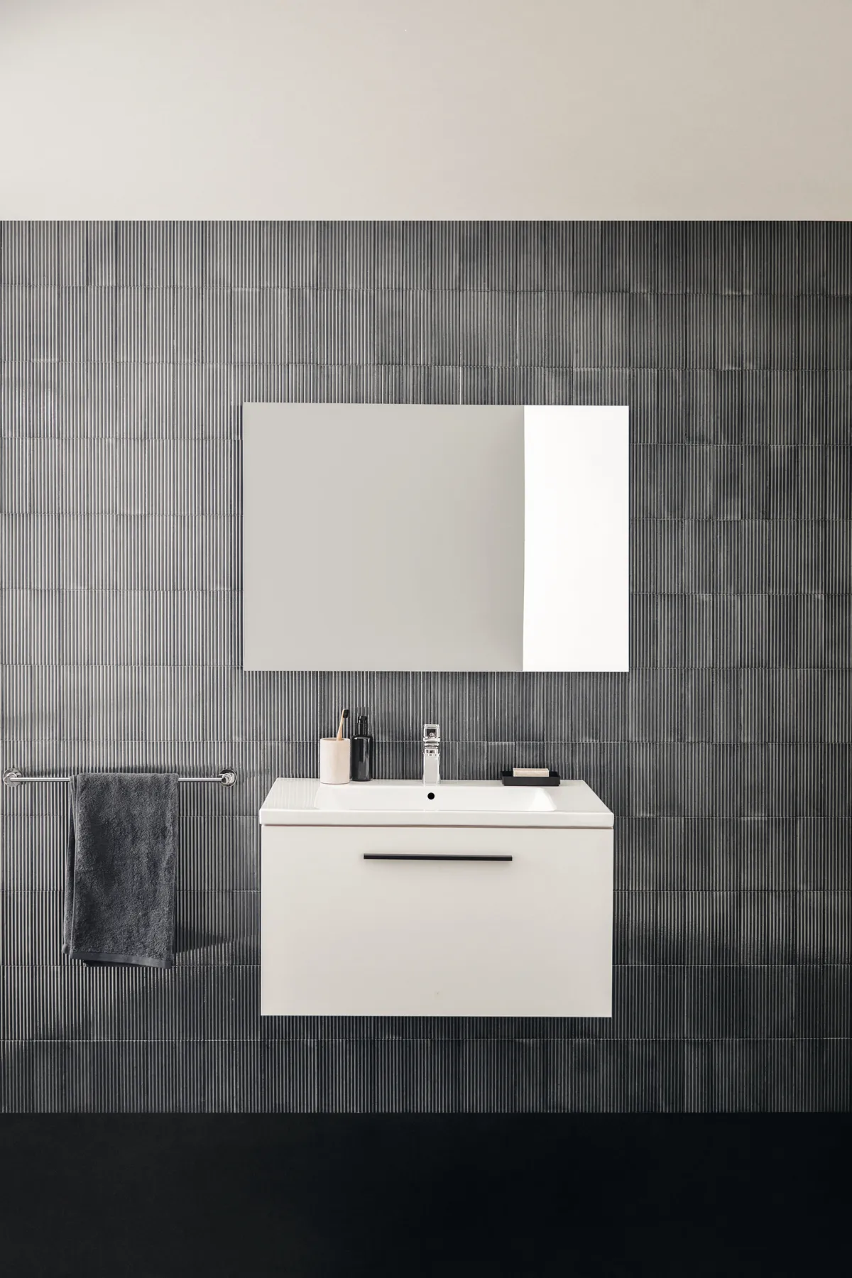 Ideal Standard Waschtischunterschrank „i.lifeB“ 80 × 44 × 50,5 cm Weiß matt Ideal Standard Waschtischunterschrank „i.lifeB“ 80 × 44 × 50,5 cm Weiß matt