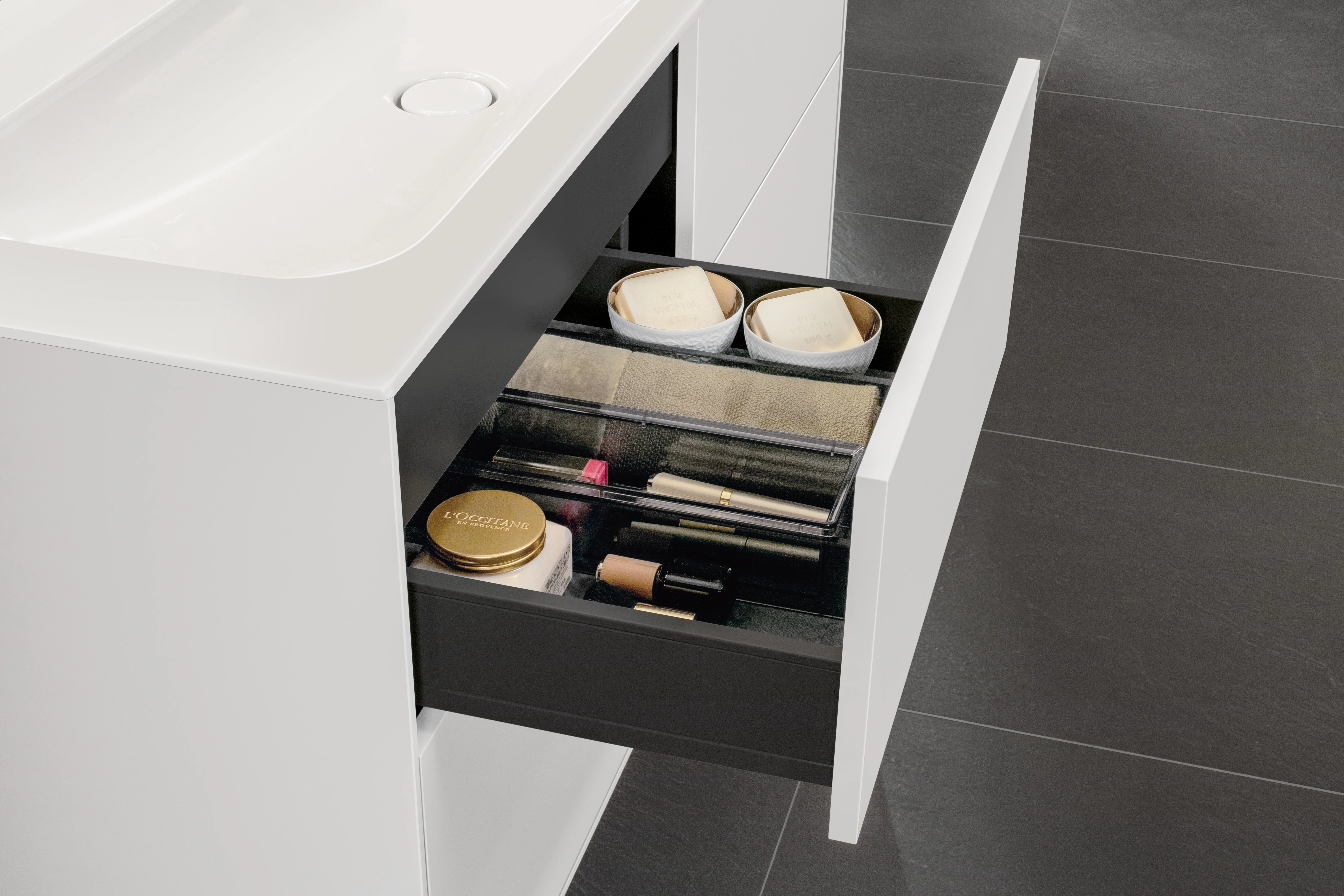 Villeroy & Boch Schrankwaschtisch aus TitanCeram „Finion“ 1200 × 500 × 160 mm, mit Hahnlochbohrung, Hahnlochposition mittig in Weiß Alpin, mit CeramicPlus Villeroy & Boch Schrankwaschtisch aus TitanCeram „Finion“ 1200 × 500 × 160 mm, mit Hahnlochbohrung, Hahnlochposition mittig in Weiß Alpin, mit CeramicPlus