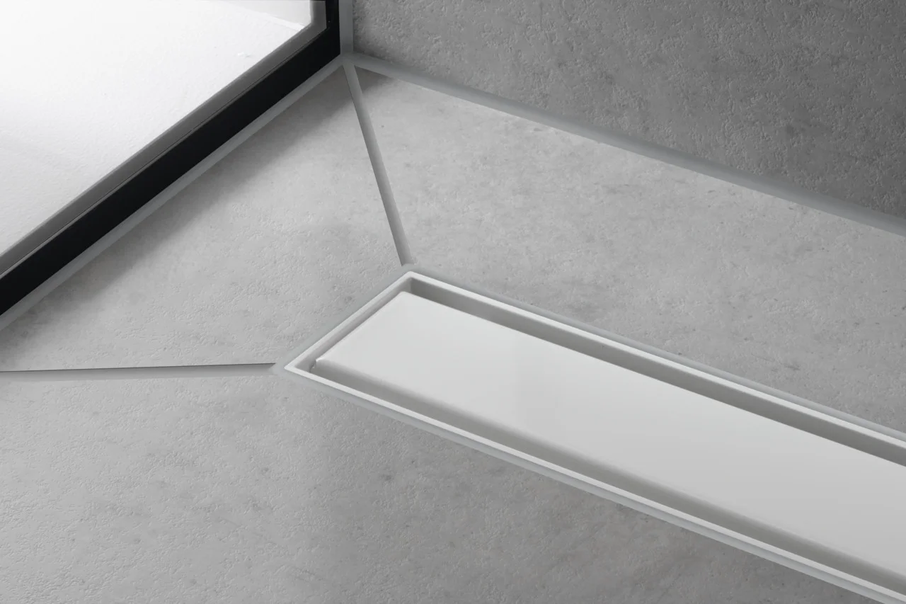 Hansgrohe RainDrain Match Duschrinne 800 mm, höhenverstellbarer Rahmen, Edelstahl V2A, Mattweiß
