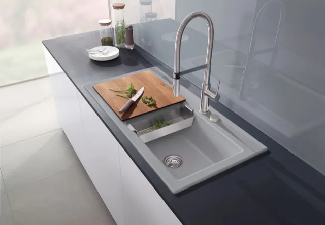 Schneidbrett aus amerikanischem Nussbaum mit Kompaktkern Zubehör 8K3310, 383 x 375 mm, aus Holz Schneidbrett aus amerikanischem Nussbaum mit Kompaktkern Zubehör 8K3310, 383 x 375 mm, aus Holz