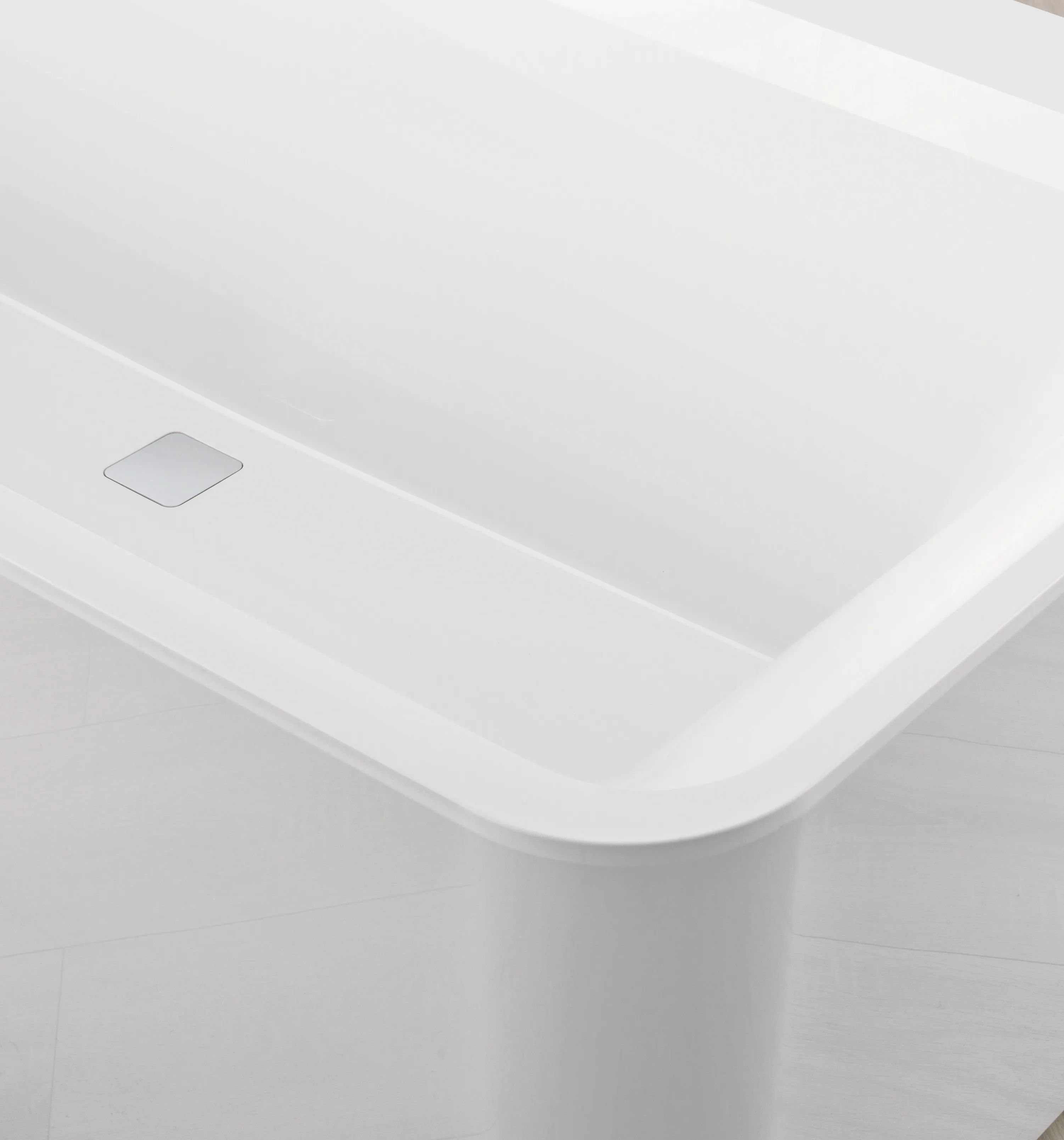 Villeroy & Boch Badewanne „Squaro Edge 12“ inkl. Schürze freistehend rechteck 180 × 80 cm, Mittelablauf in Weiß Alpin