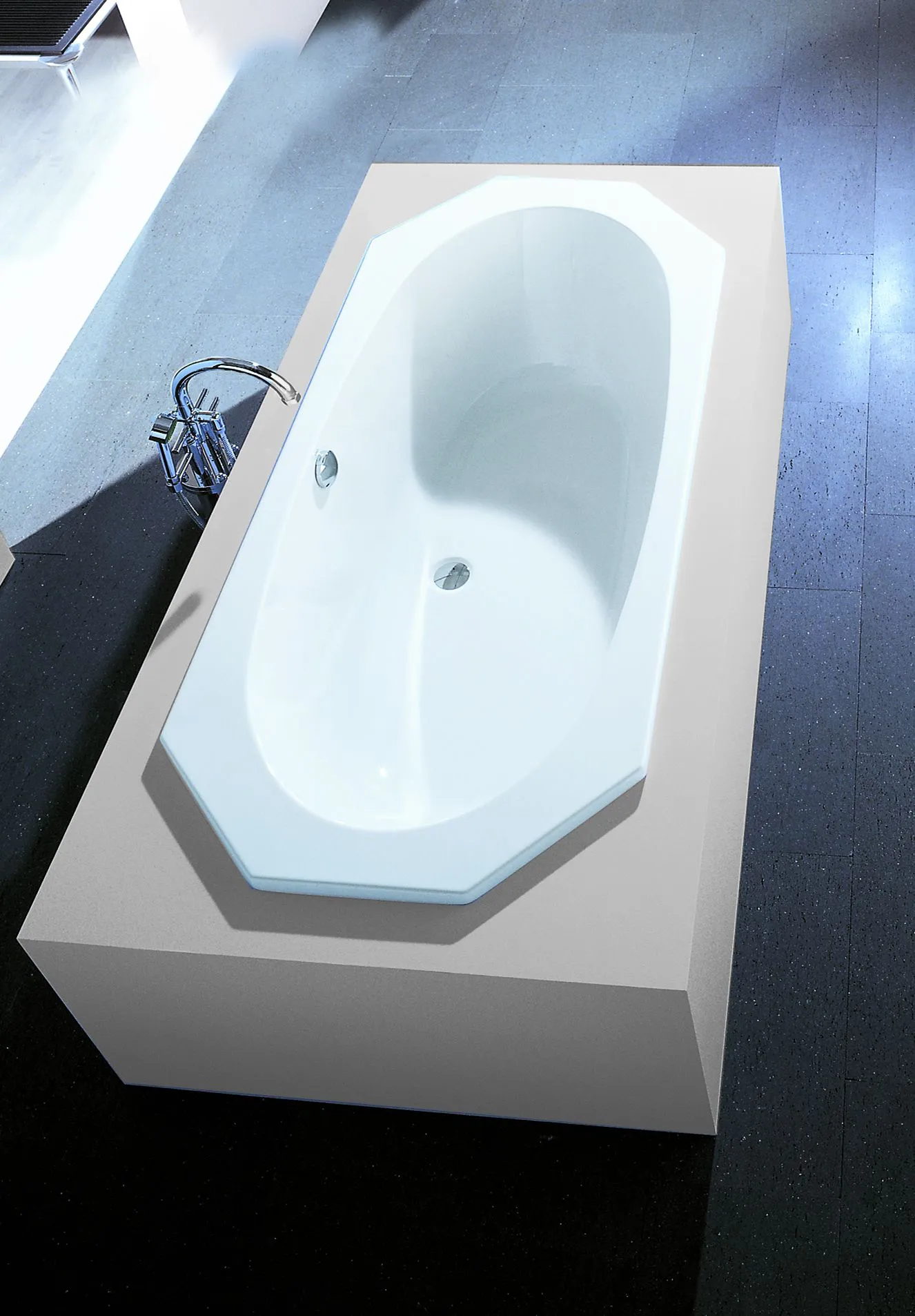 Hoesch Badewanne „Armada“ achteck 180 × 80 cm in Weiß Hoesch Badewanne „Armada“ achteck 180 × 80 cm in Weiß