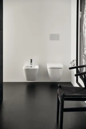 WC „i.lifeB“ 35,5 × 33,5 × 54 cm in Weiß WC „i.lifeB“ 35,5 × 33,5 × 54 cm in Weiß