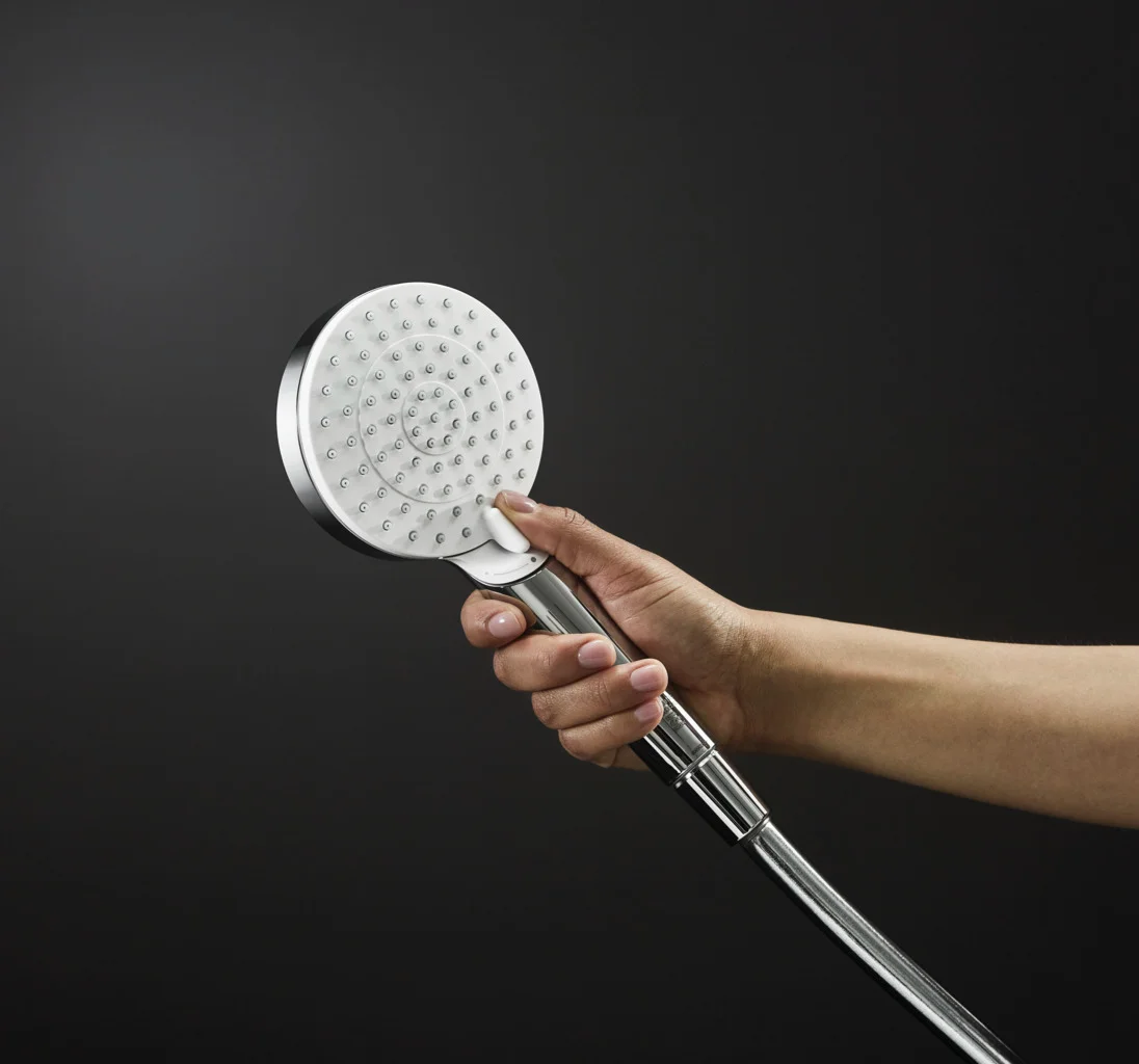 Hansgrohe Crometta Handbrause Vario EcoSmart, 100 mm Brausekopfgröße, Rain & IntenseRain Strahlart, weiß/chrom, G 1/2 Anschlussgewinde