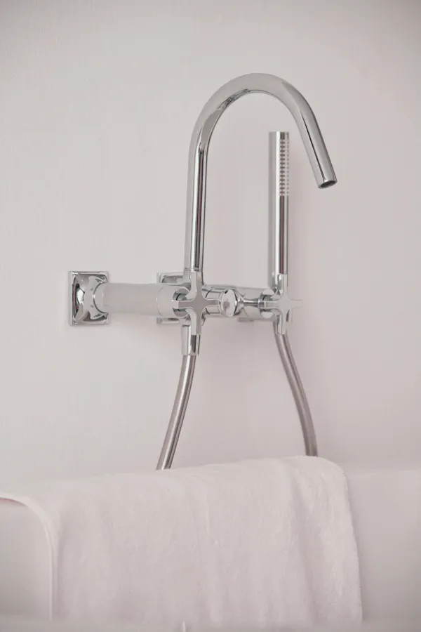 Ideal Standard Badearmatur JOY NEO Aufputz 190mm Chrom Ideal Standard Badearmatur JOY NEO Aufputz 190mm Chrom