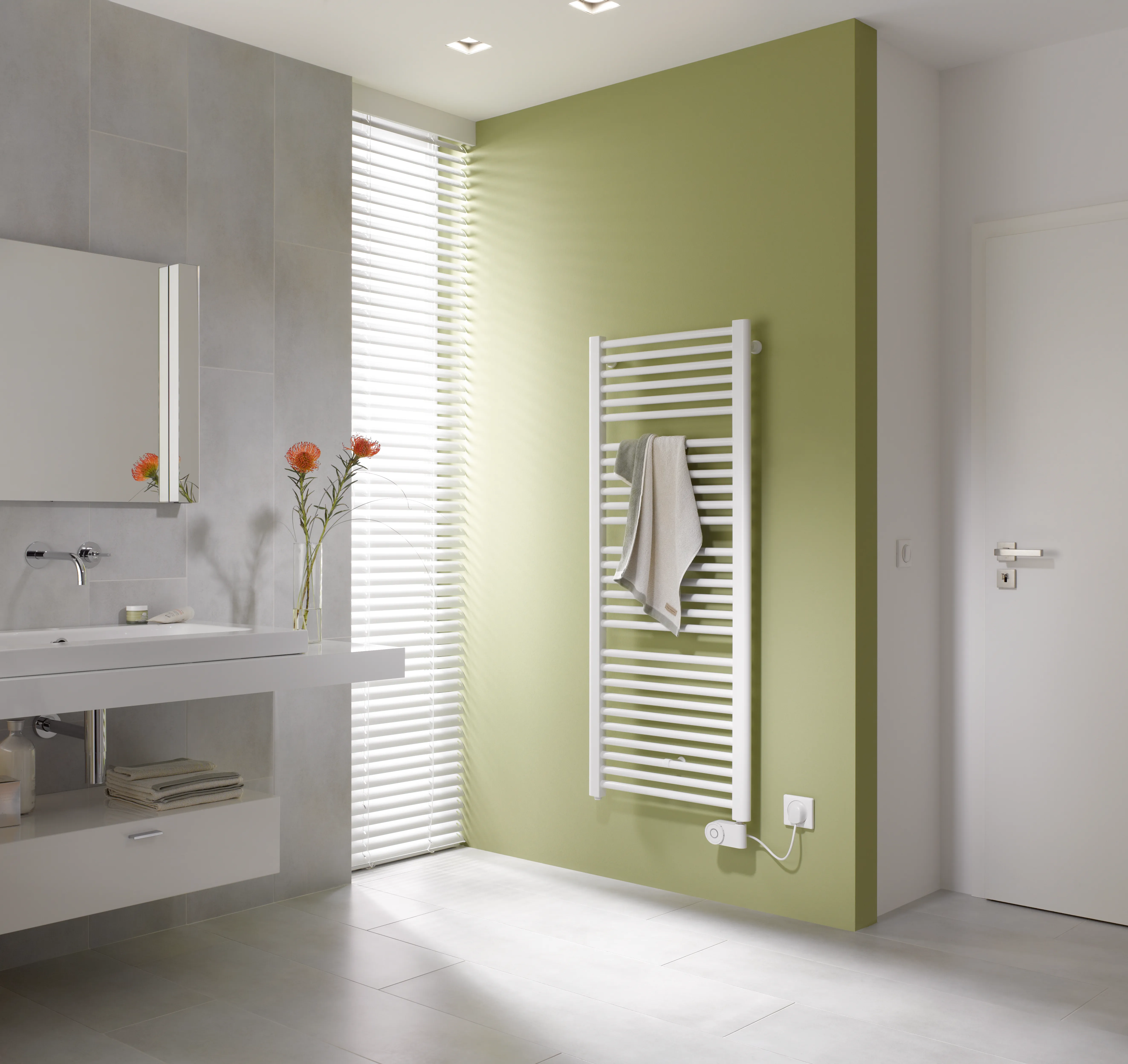 Kermi Elektroheizkörper „Basic® R-E“ 45 × 80,4 cm in Farbkonzept Kermi Elektroheizkörper „Basic® R-E“ 45 × 80,4 cm in Farbkonzept