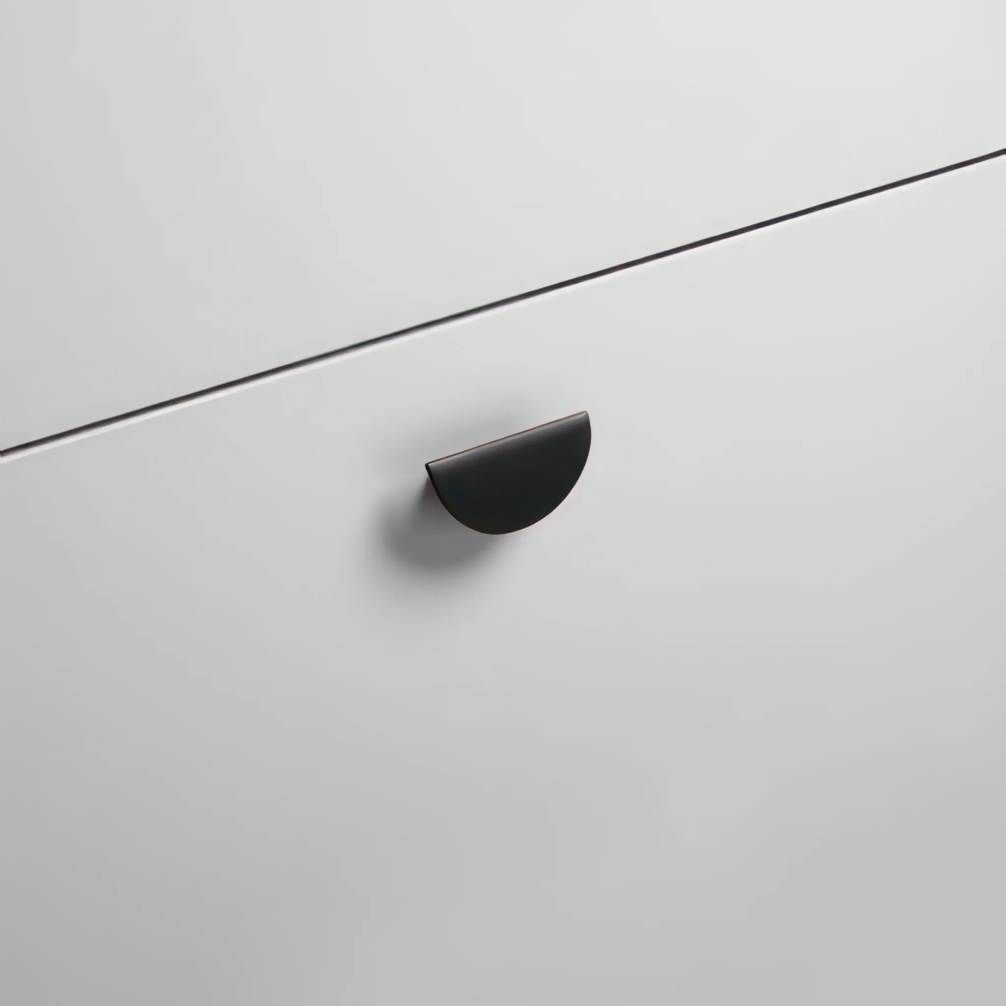Hochschrank, MagicTwist Drehbeschlag;6 feste Böden;1 Blende unten;Cover System inkl. senkrechter Strebe, Tiefe: 400 mm, Breite: 400 mm, Höhe: 1760 mm Hochschrank, MagicTwist Drehbeschlag;6 feste Böden;1 Blende unten;Cover System inkl. senkrechter Strebe, Tiefe: 400 mm, Breite: 400 mm, Höhe: 1760 mm